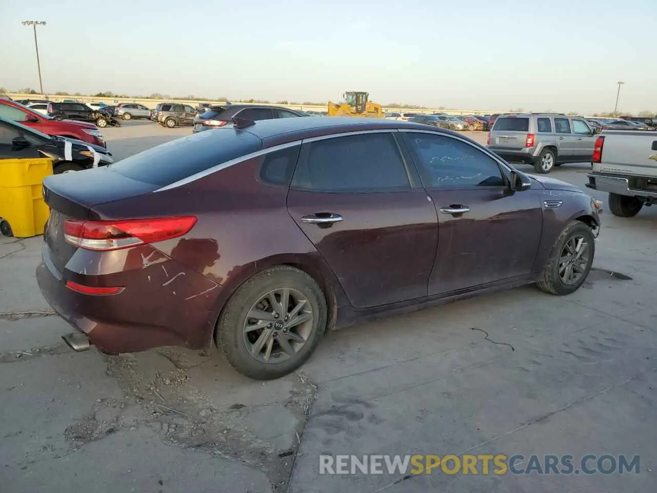3 Photograph of a damaged car 5XXGT4L34KG323603 KIA OPTIMA 2019