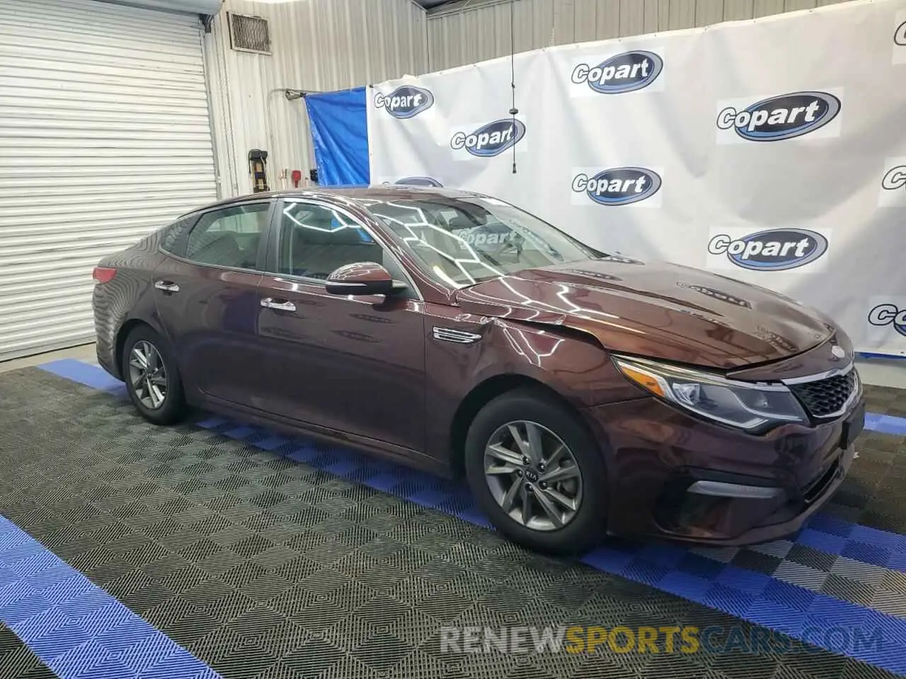 4 Photograph of a damaged car 5XXGT4L34KG325562 KIA OPTIMA 2019