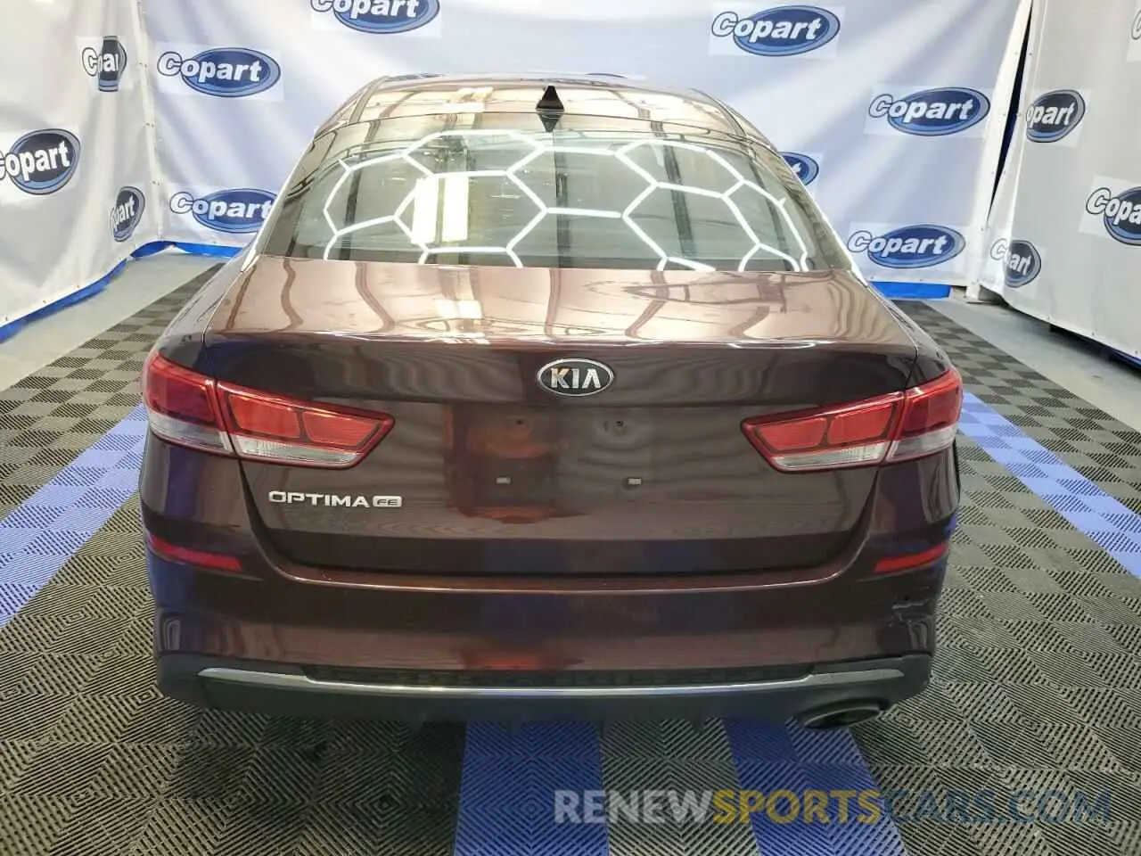 6 Photograph of a damaged car 5XXGT4L34KG325562 KIA OPTIMA 2019
