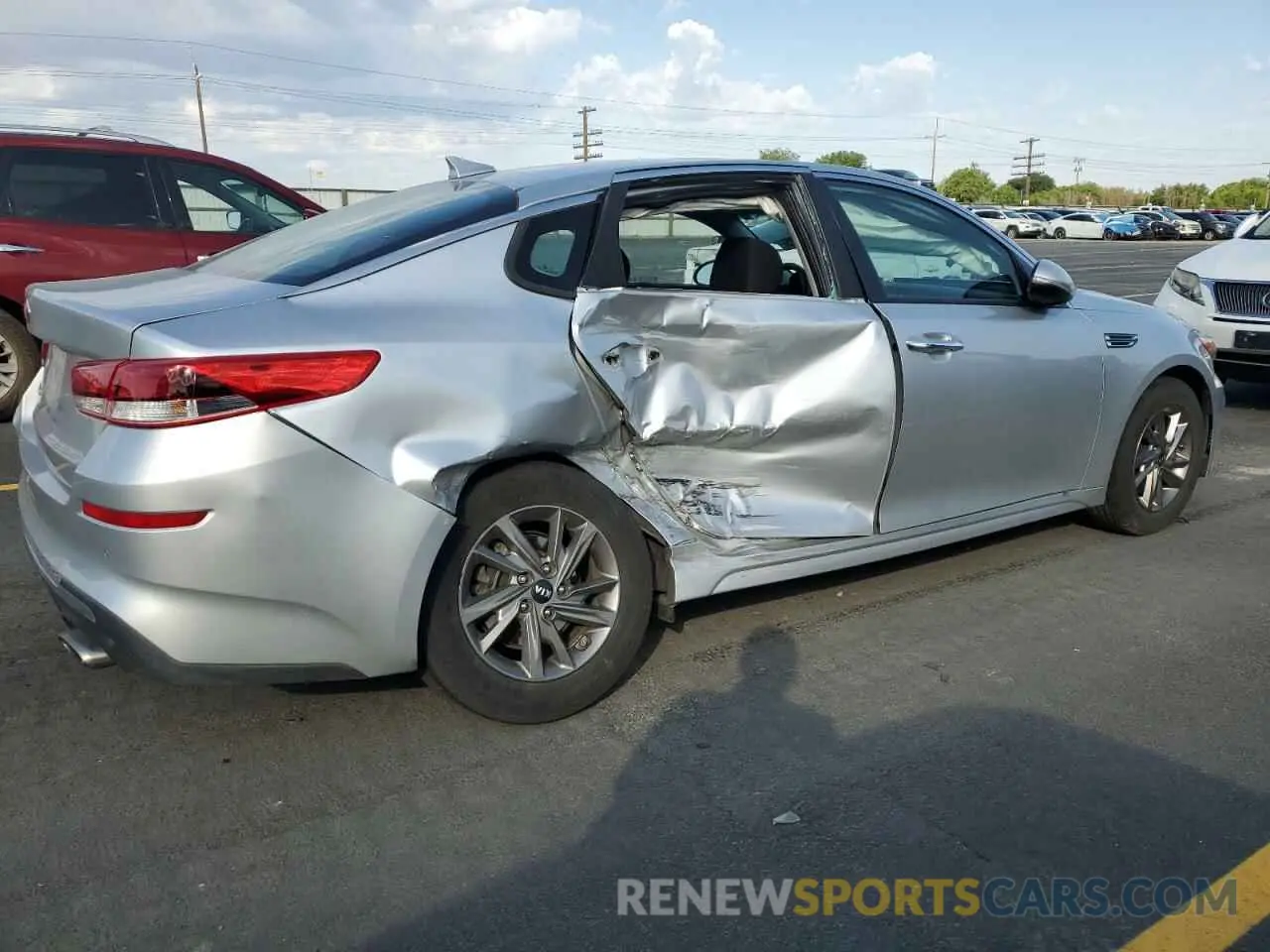 3 Photograph of a damaged car 5XXGT4L34KG326467 KIA OPTIMA 2019