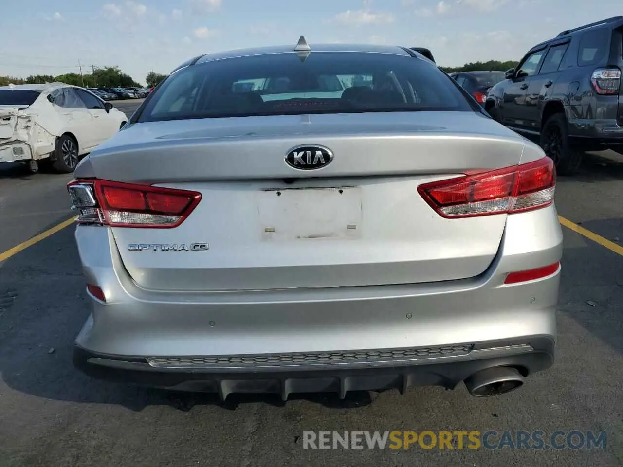 6 Photograph of a damaged car 5XXGT4L34KG326467 KIA OPTIMA 2019