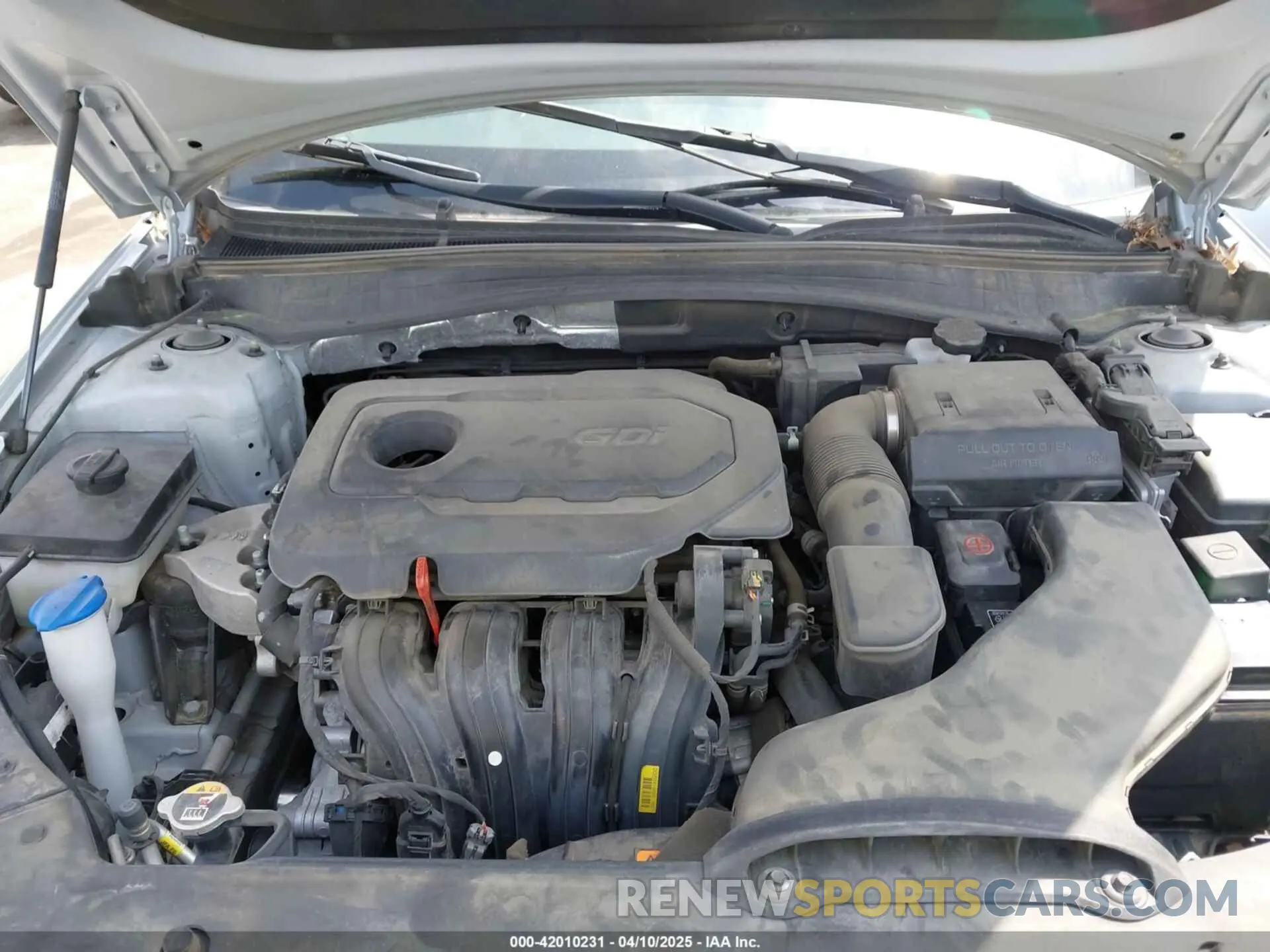 10 Photograph of a damaged car 5XXGT4L34KG327439 KIA OPTIMA 2019