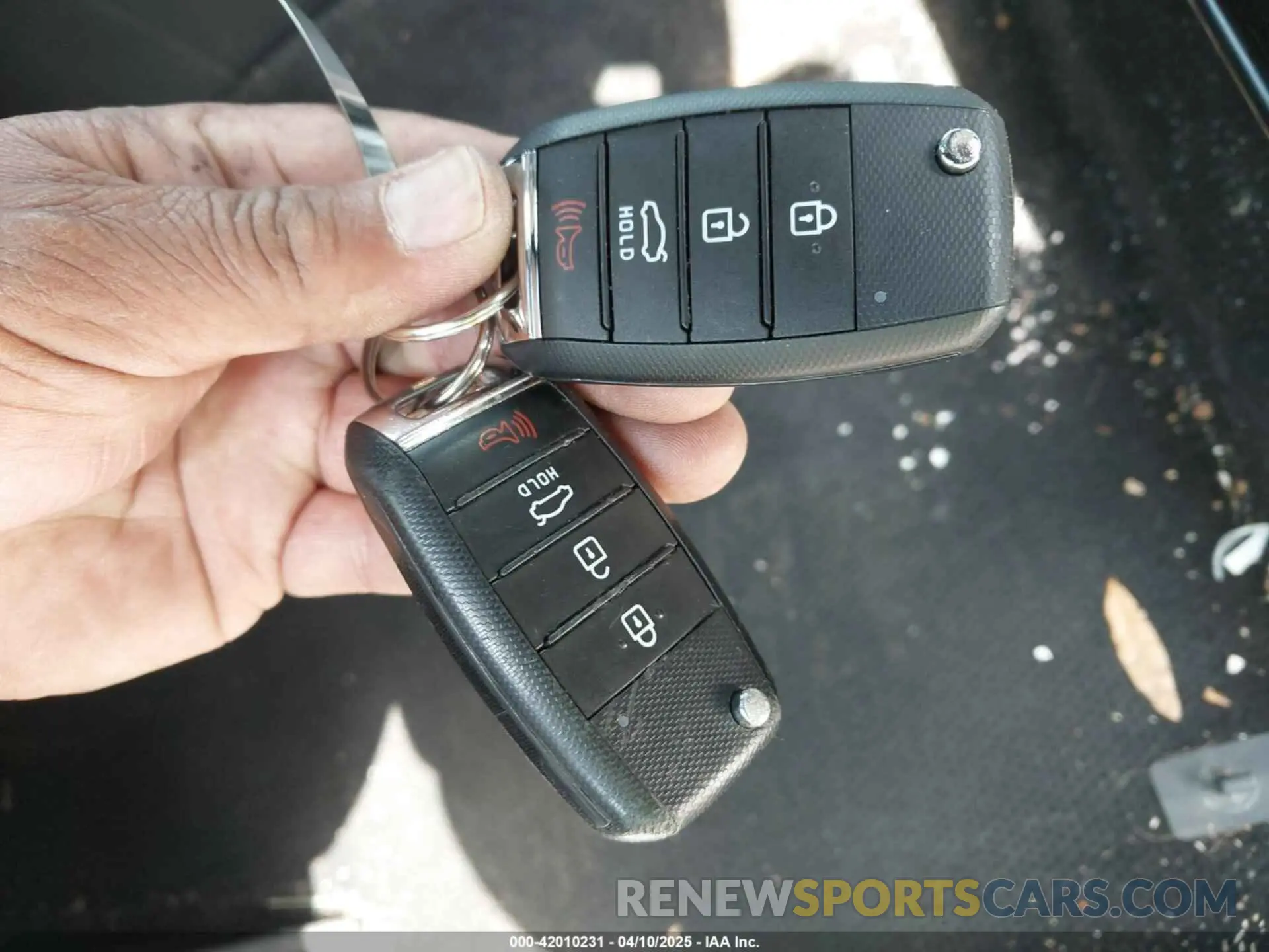 11 Photograph of a damaged car 5XXGT4L34KG327439 KIA OPTIMA 2019