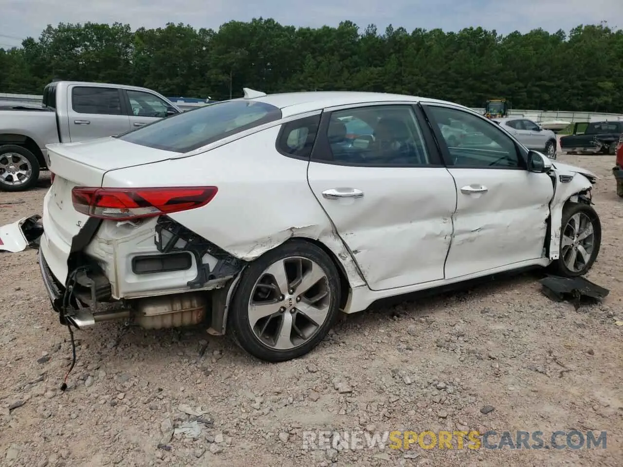 3 Photograph of a damaged car 5XXGT4L34KG328770 KIA OPTIMA 2019