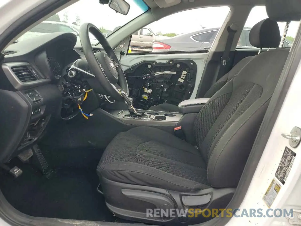 7 Photograph of a damaged car 5XXGT4L34KG333080 KIA OPTIMA 2019