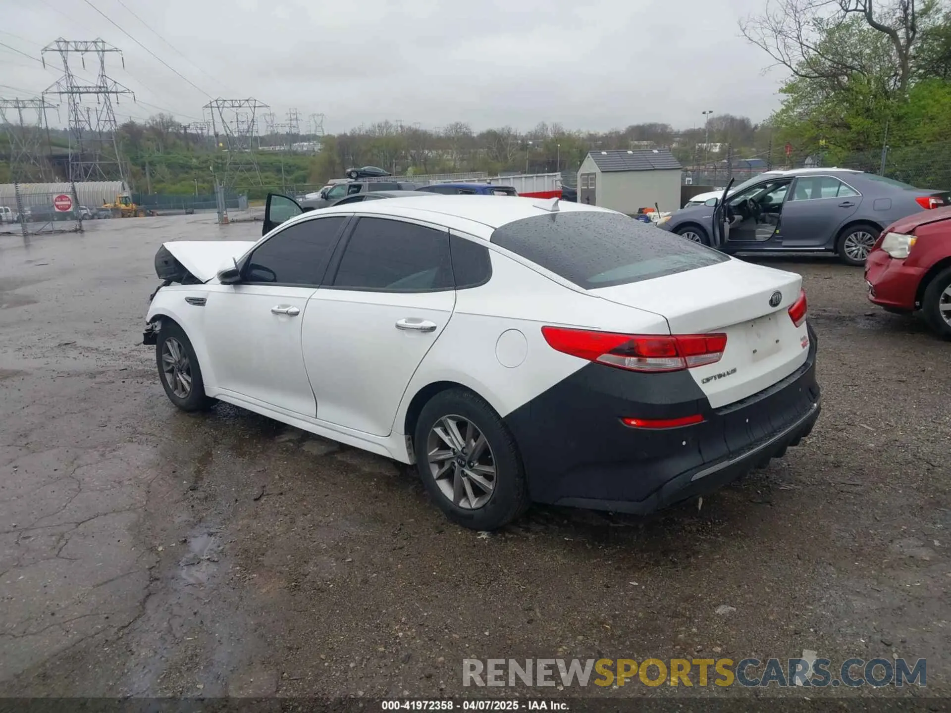 3 Photograph of a damaged car 5XXGT4L34KG343284 KIA OPTIMA 2019