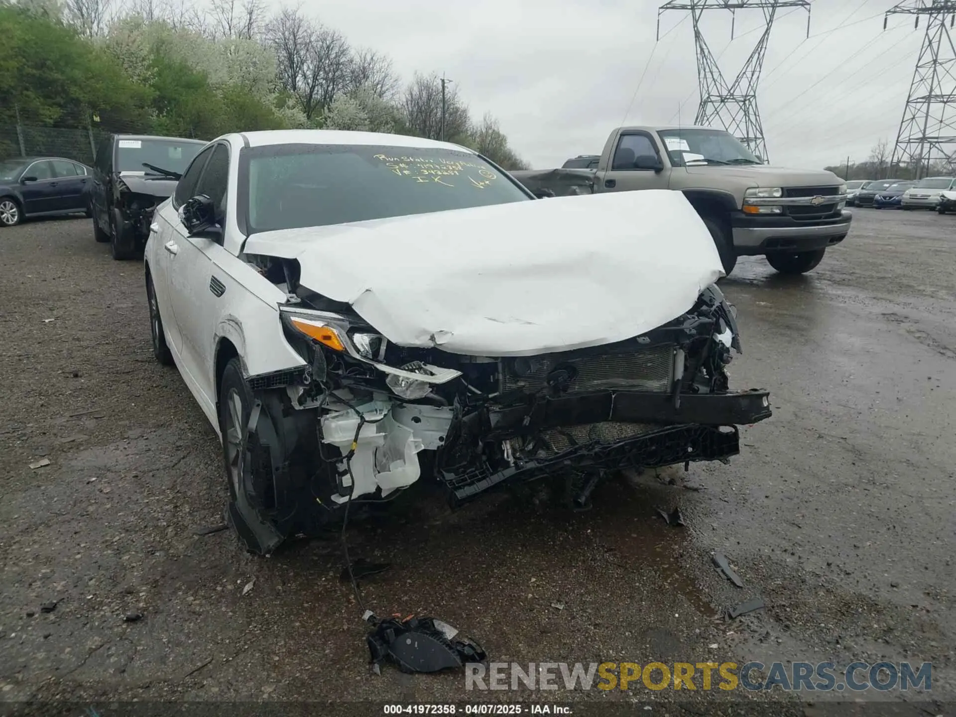 6 Photograph of a damaged car 5XXGT4L34KG343284 KIA OPTIMA 2019