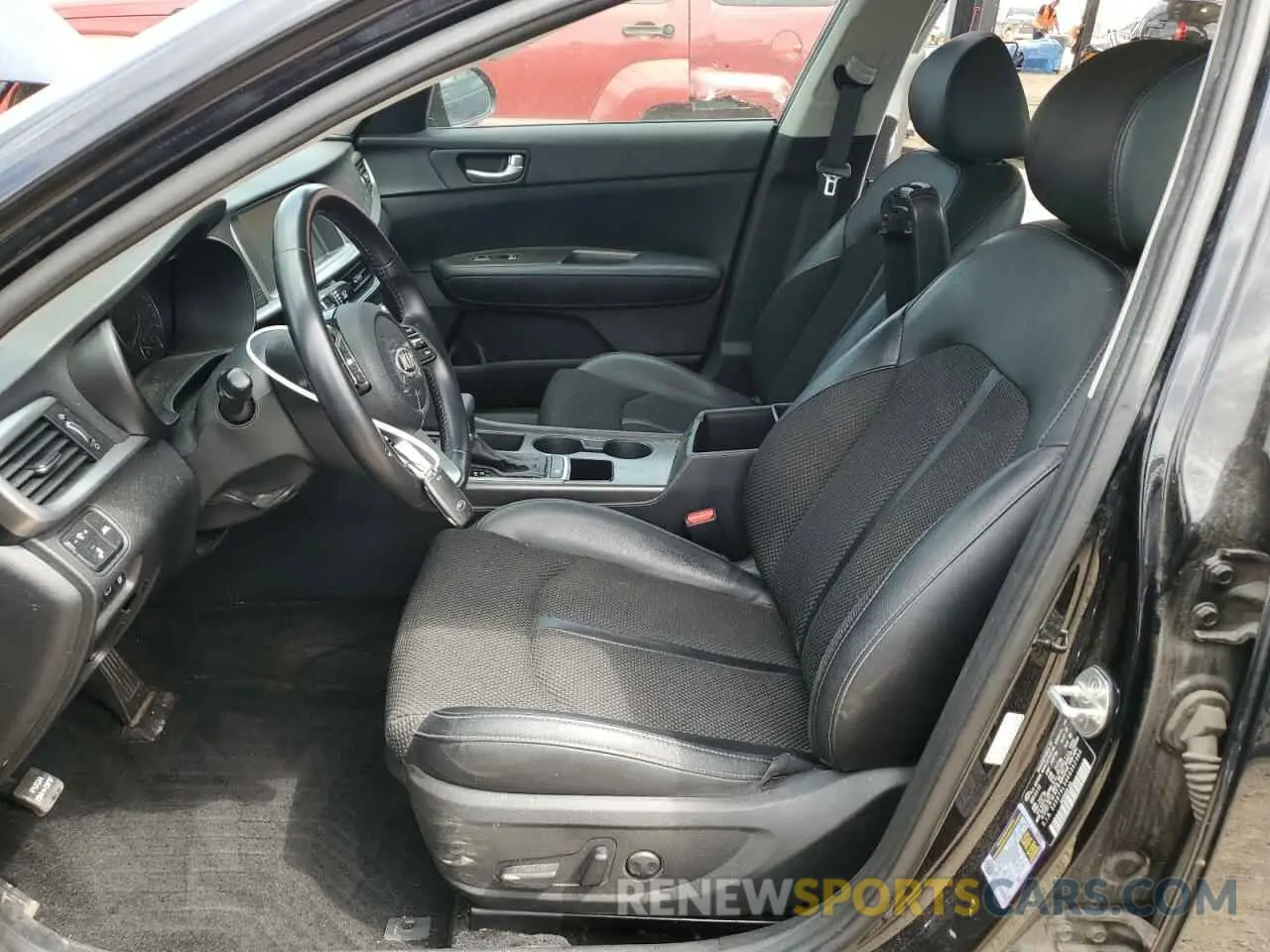 7 Photograph of a damaged car 5XXGT4L34KG362384 KIA OPTIMA 2019