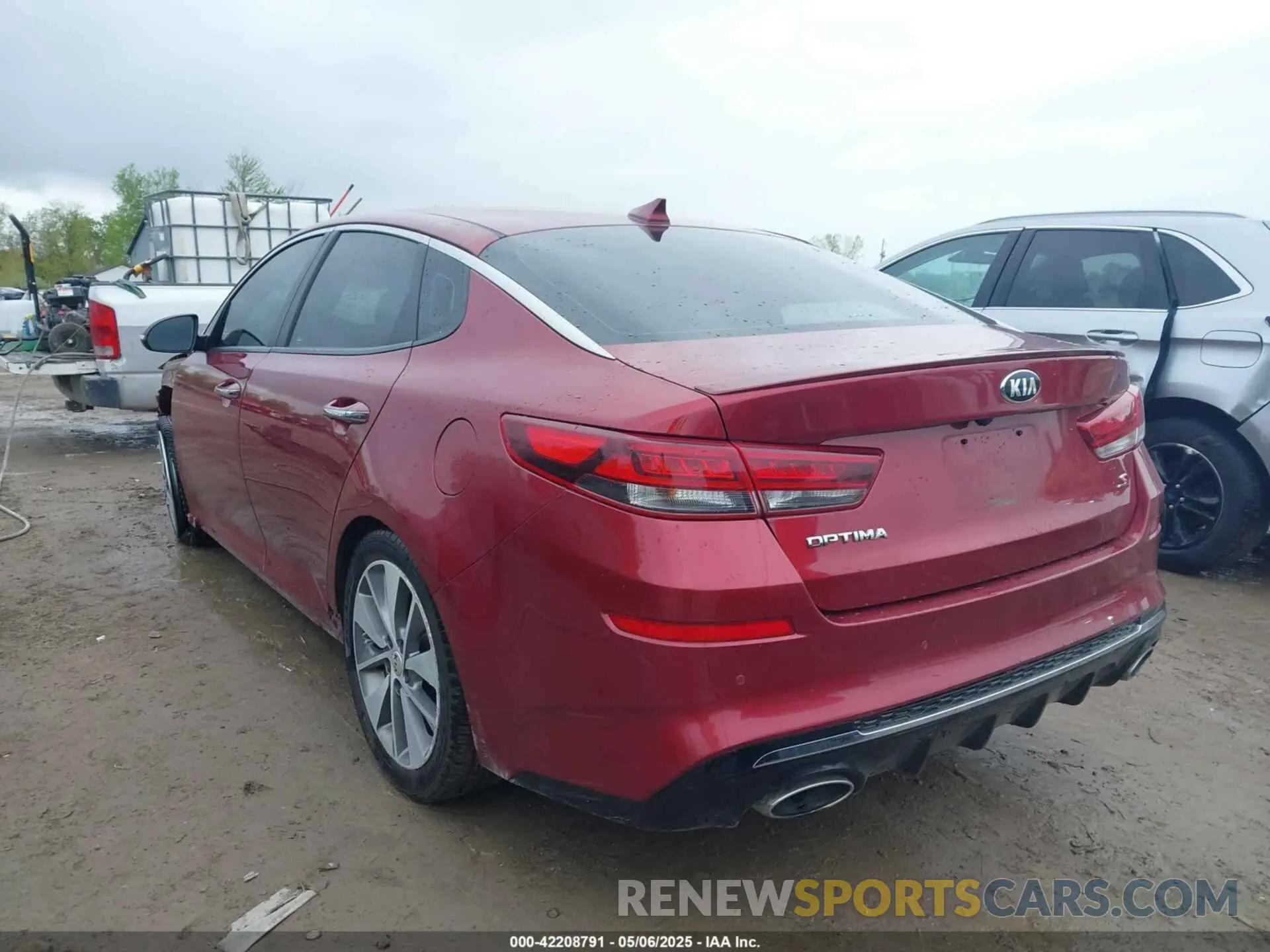 3 Photograph of a damaged car 5XXGT4L35KG281992 KIA OPTIMA 2019