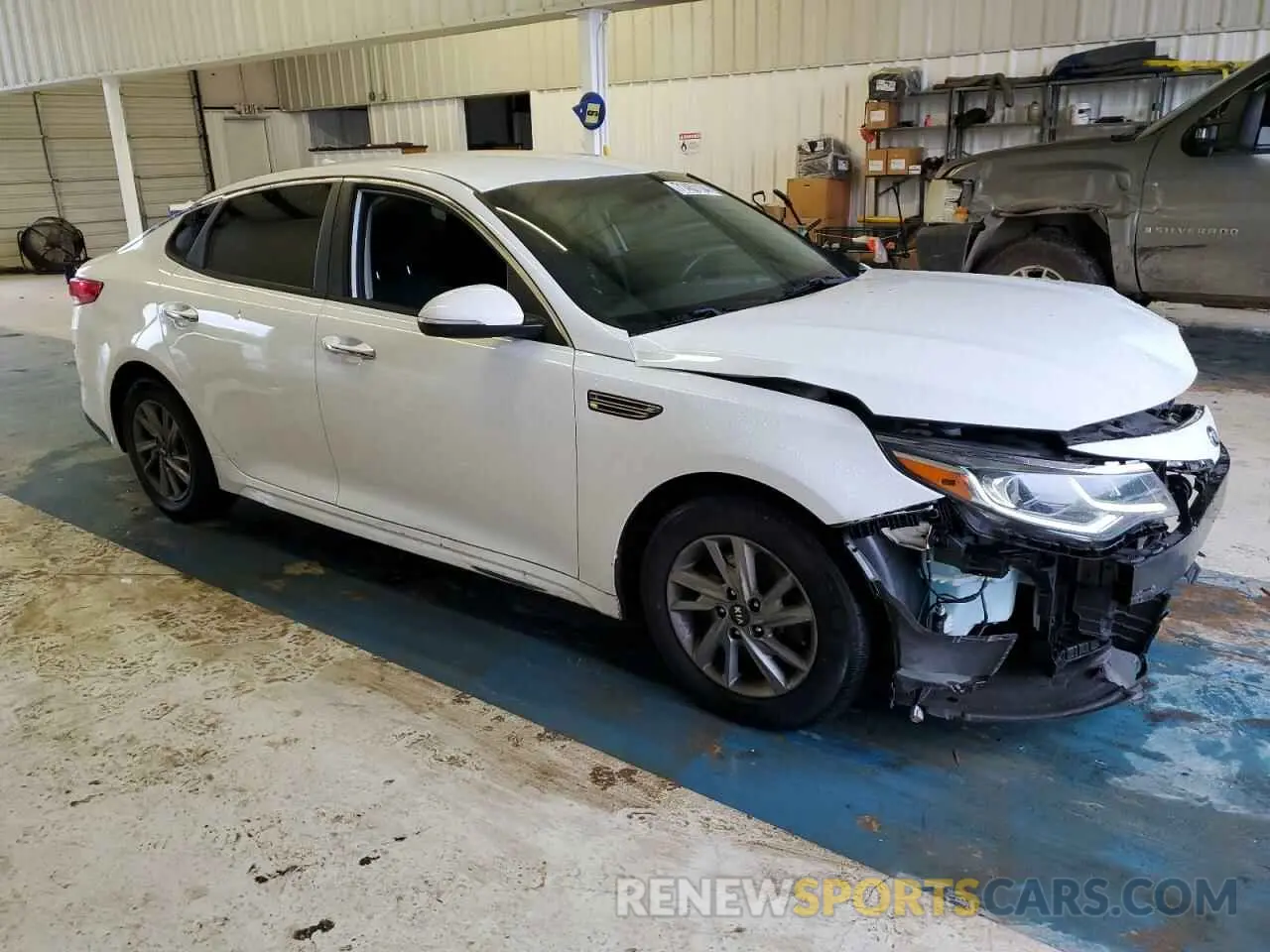 4 Photograph of a damaged car 5XXGT4L35KG282656 KIA OPTIMA 2019