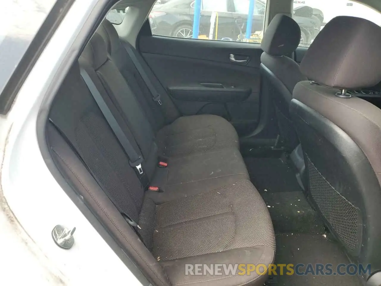 10 Photograph of a damaged car 5XXGT4L35KG287369 KIA OPTIMA 2019