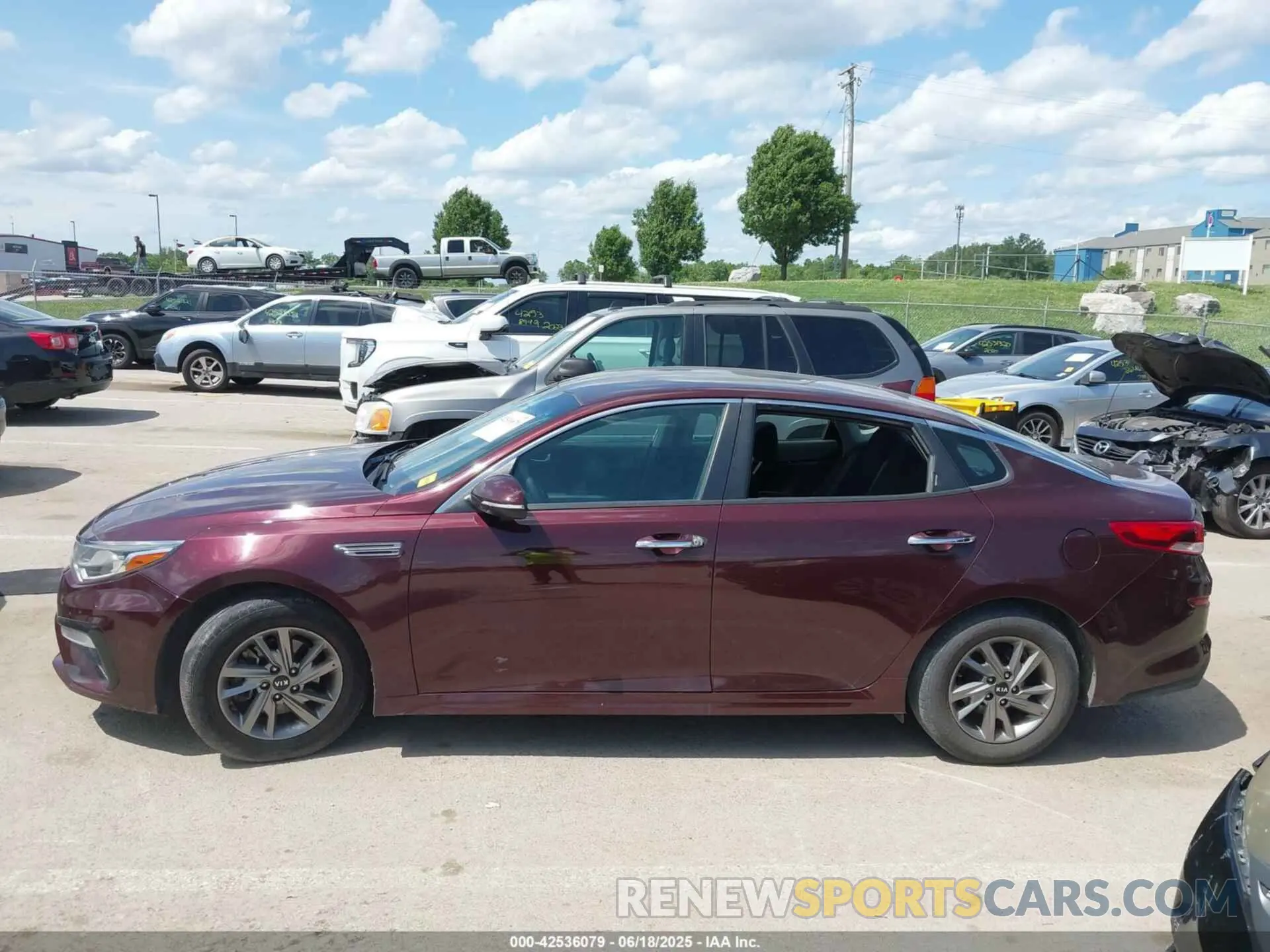 14 Photograph of a damaged car 5XXGT4L35KG287548 KIA OPTIMA 2019