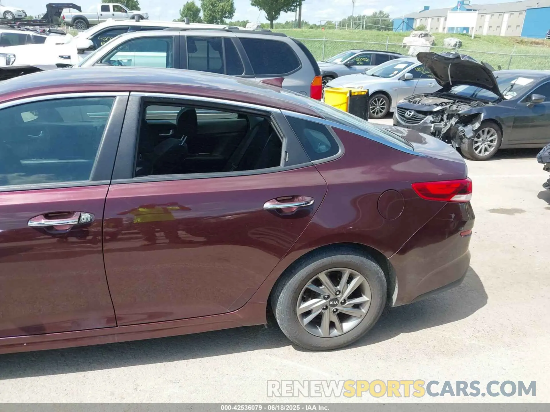 6 Photograph of a damaged car 5XXGT4L35KG287548 KIA OPTIMA 2019