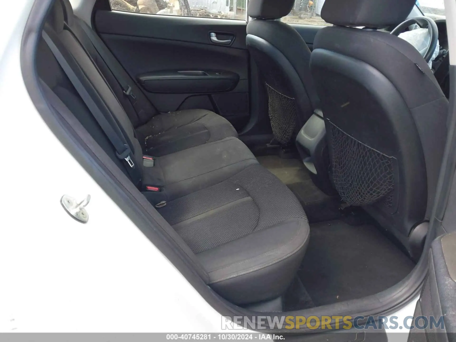 8 Photograph of a damaged car 5XXGT4L35KG293379 KIA OPTIMA 2019