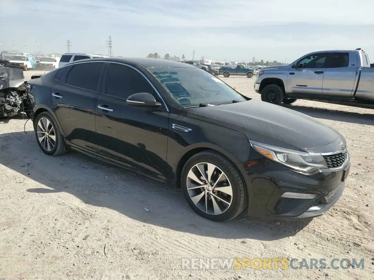 4 Photograph of a damaged car 5XXGT4L35KG295696 KIA OPTIMA 2019