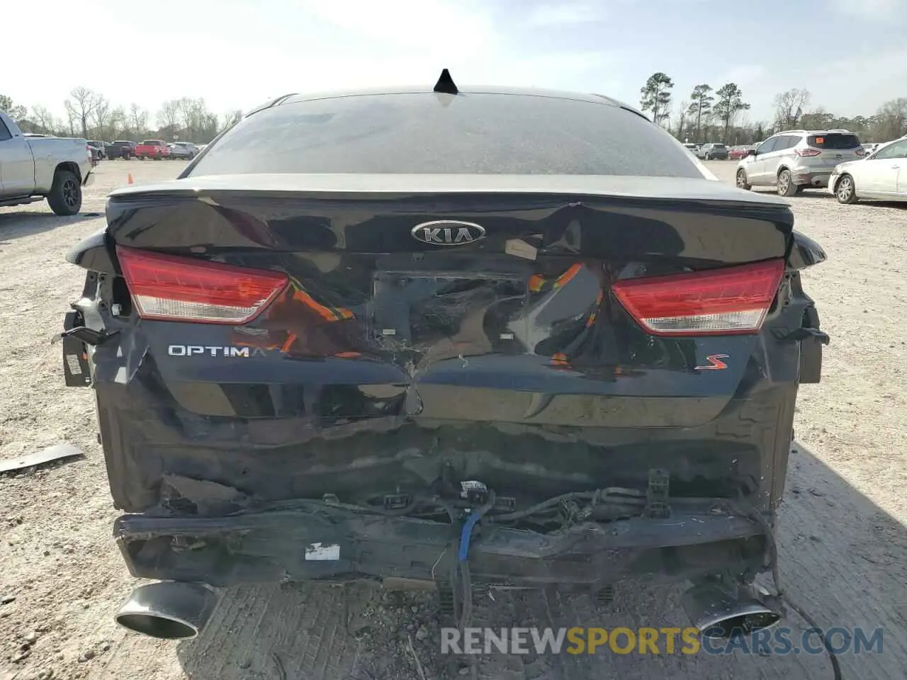 6 Photograph of a damaged car 5XXGT4L35KG295696 KIA OPTIMA 2019