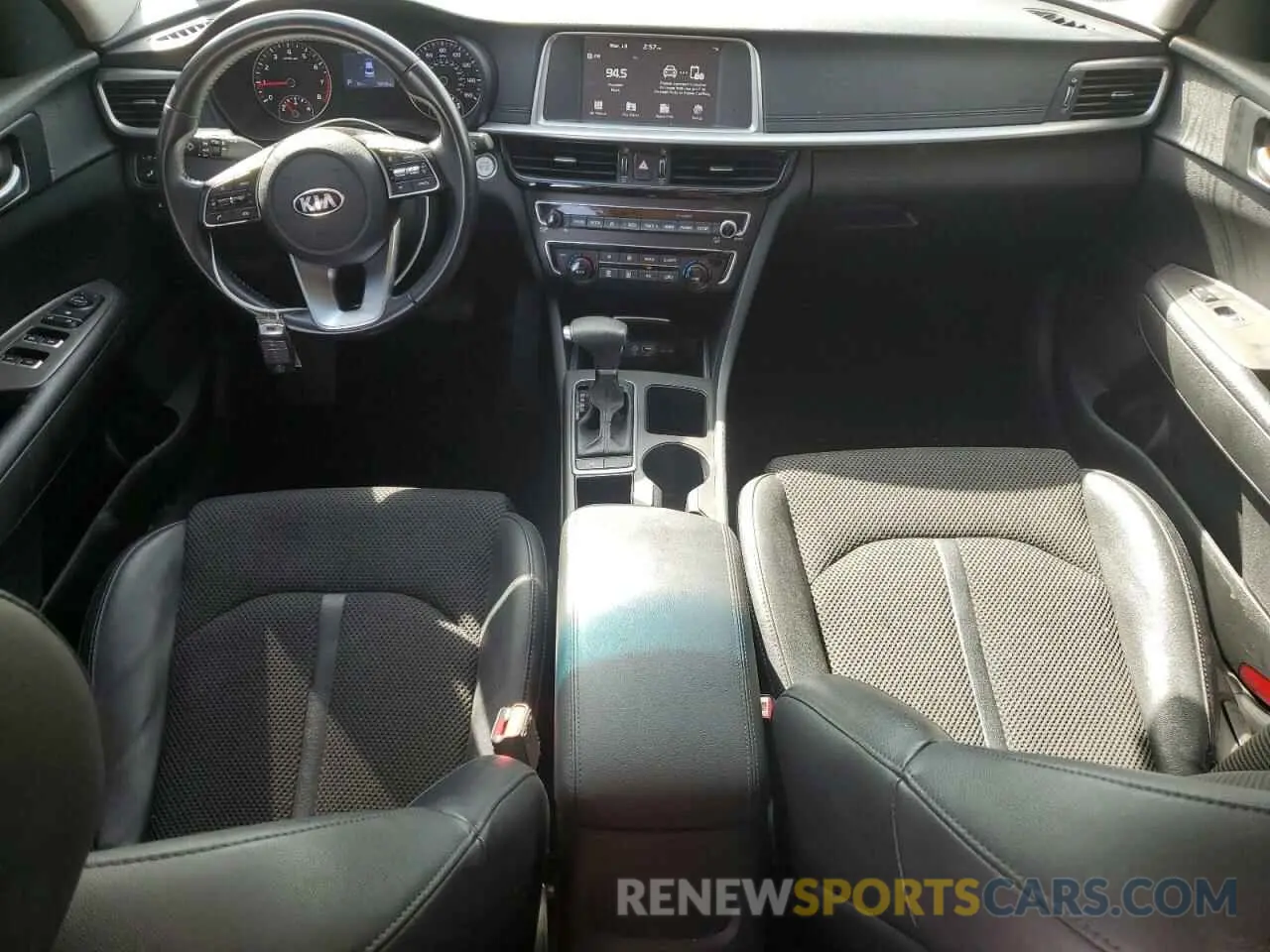 8 Photograph of a damaged car 5XXGT4L35KG295696 KIA OPTIMA 2019