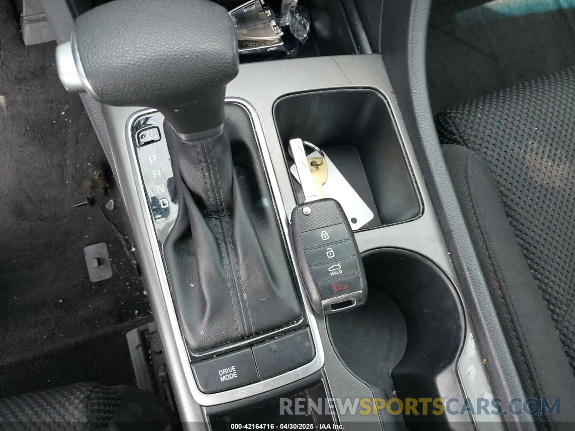 11 Photograph of a damaged car 5XXGT4L35KG299151 KIA OPTIMA 2019