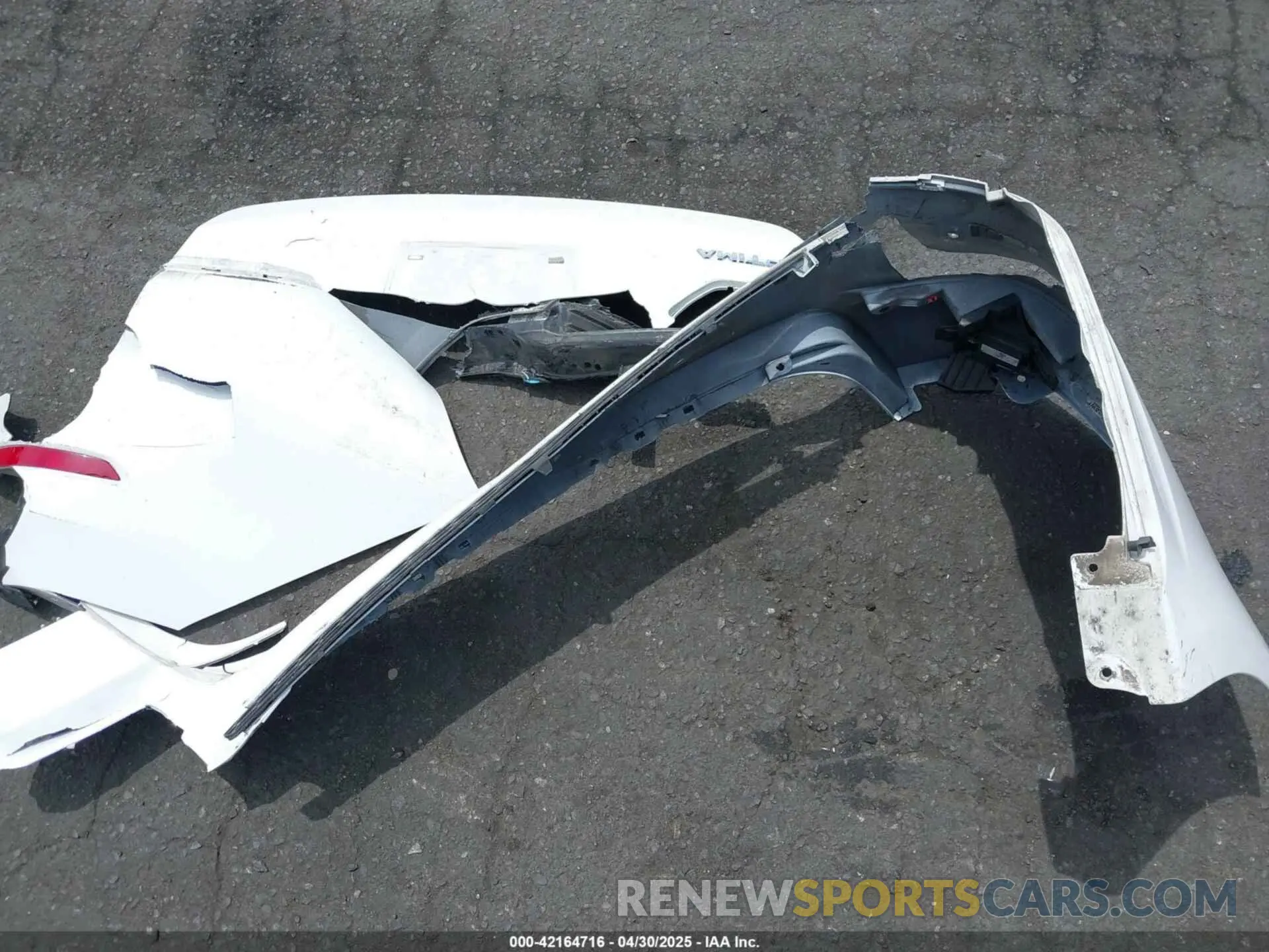 12 Photograph of a damaged car 5XXGT4L35KG299151 KIA OPTIMA 2019