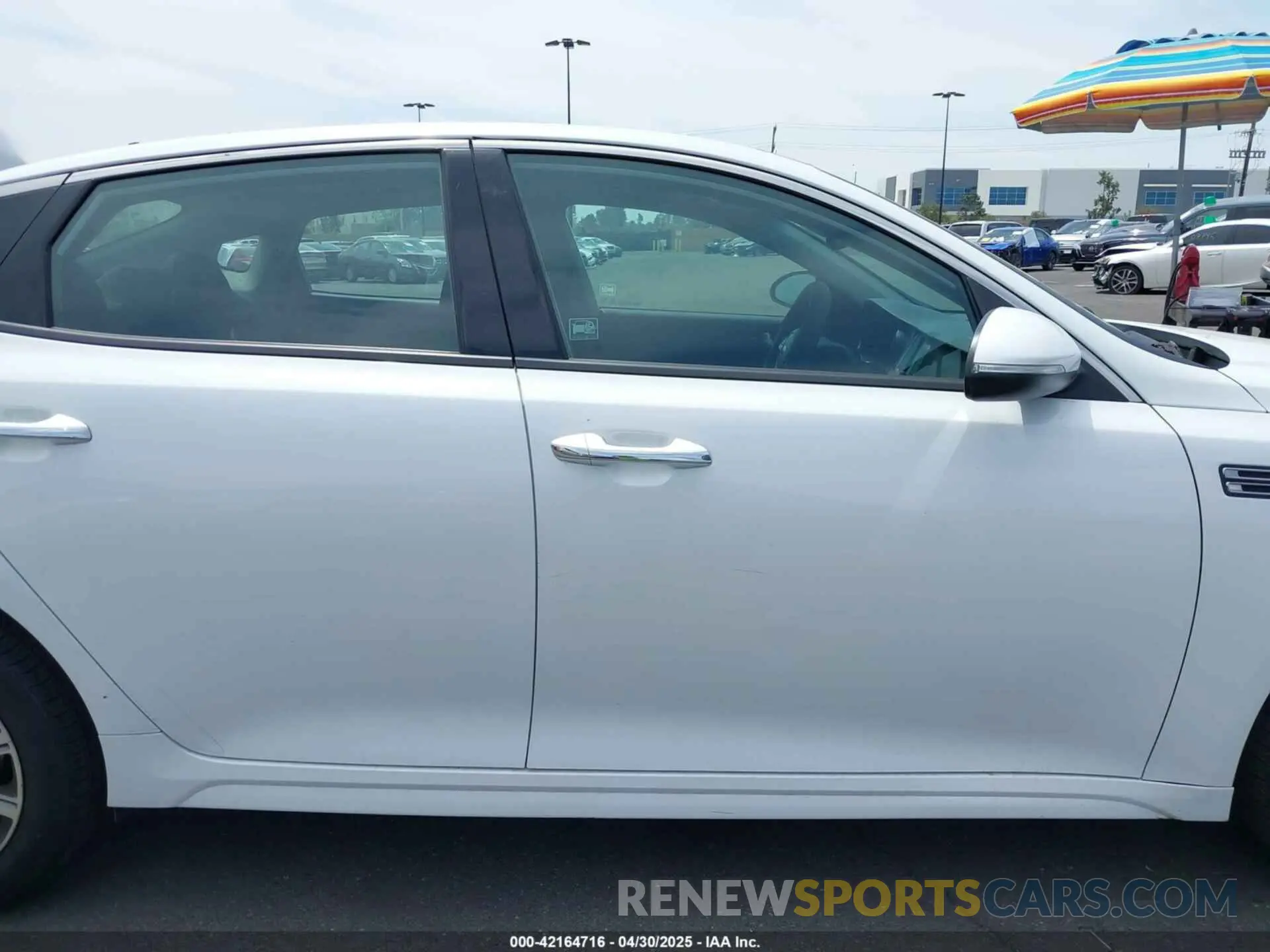 14 Photograph of a damaged car 5XXGT4L35KG299151 KIA OPTIMA 2019