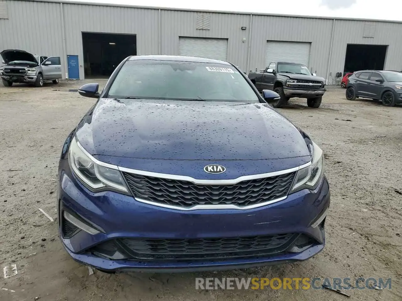 5 Photograph of a damaged car 5XXGT4L35KG304705 KIA OPTIMA 2019