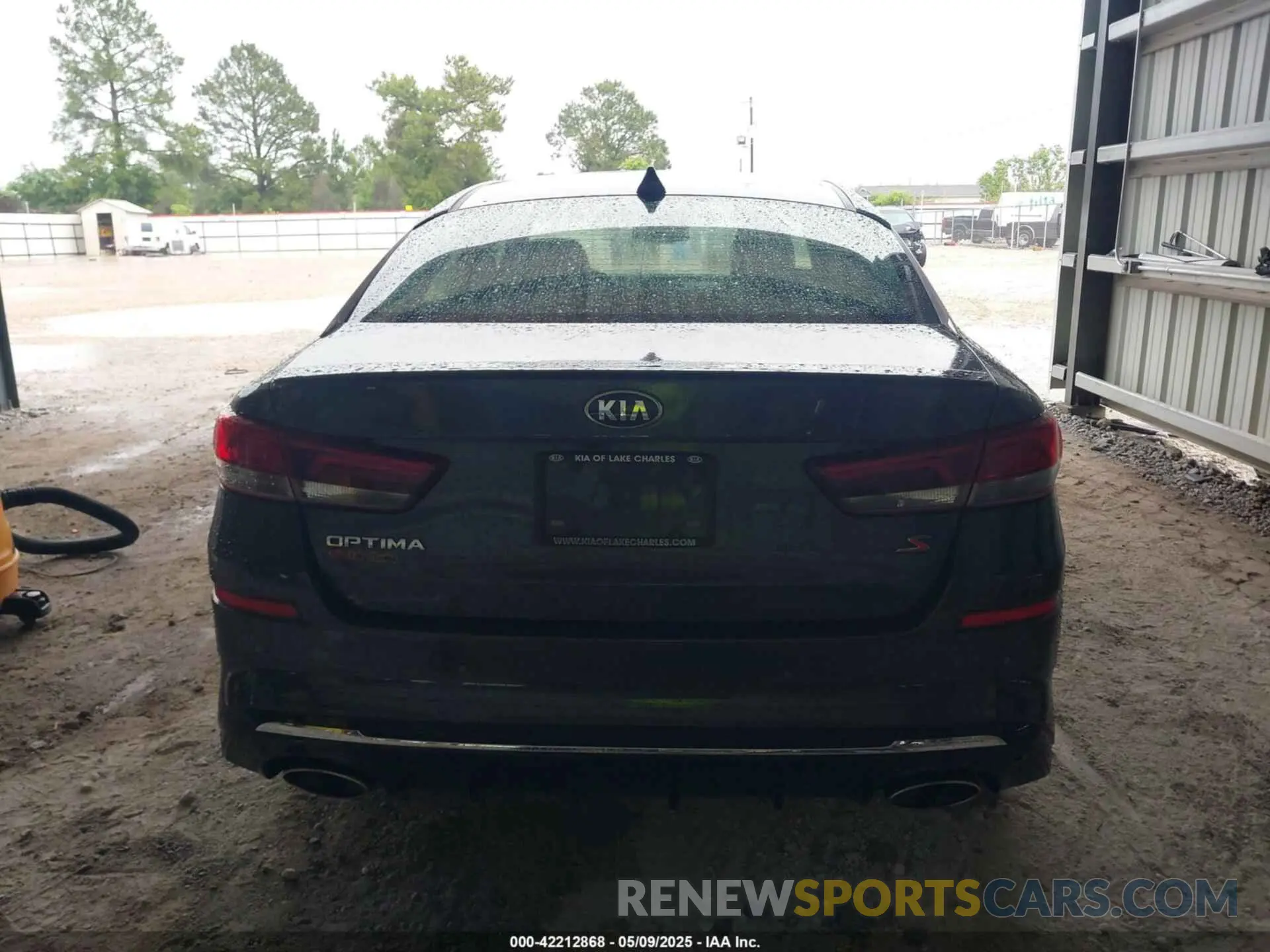 17 Photograph of a damaged car 5XXGT4L35KG314960 KIA OPTIMA 2019