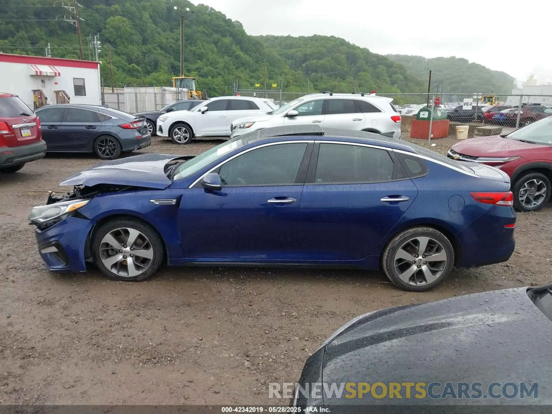 14 Photograph of a damaged car 5XXGT4L35KG315042 KIA OPTIMA 2019