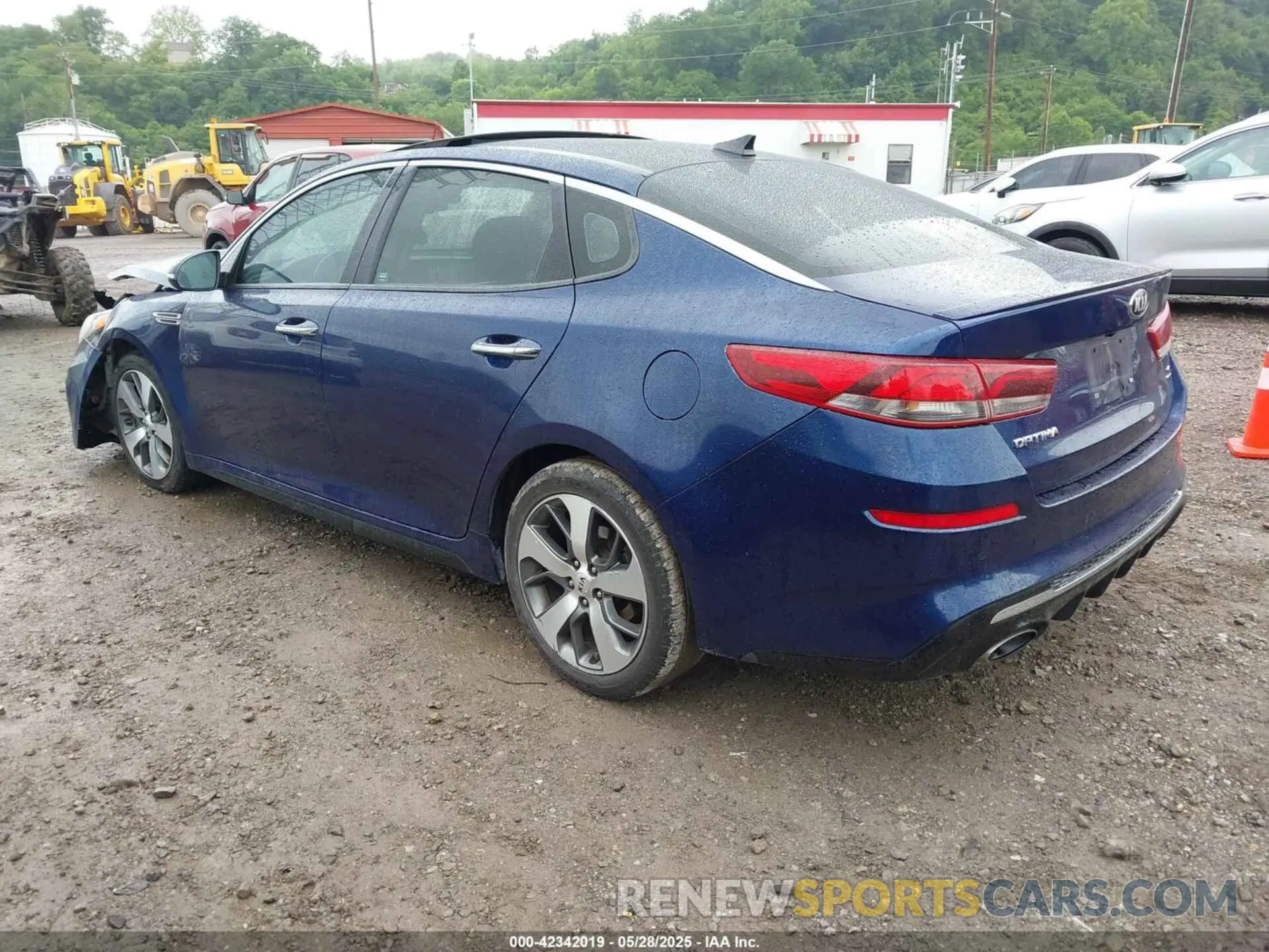 3 Photograph of a damaged car 5XXGT4L35KG315042 KIA OPTIMA 2019
