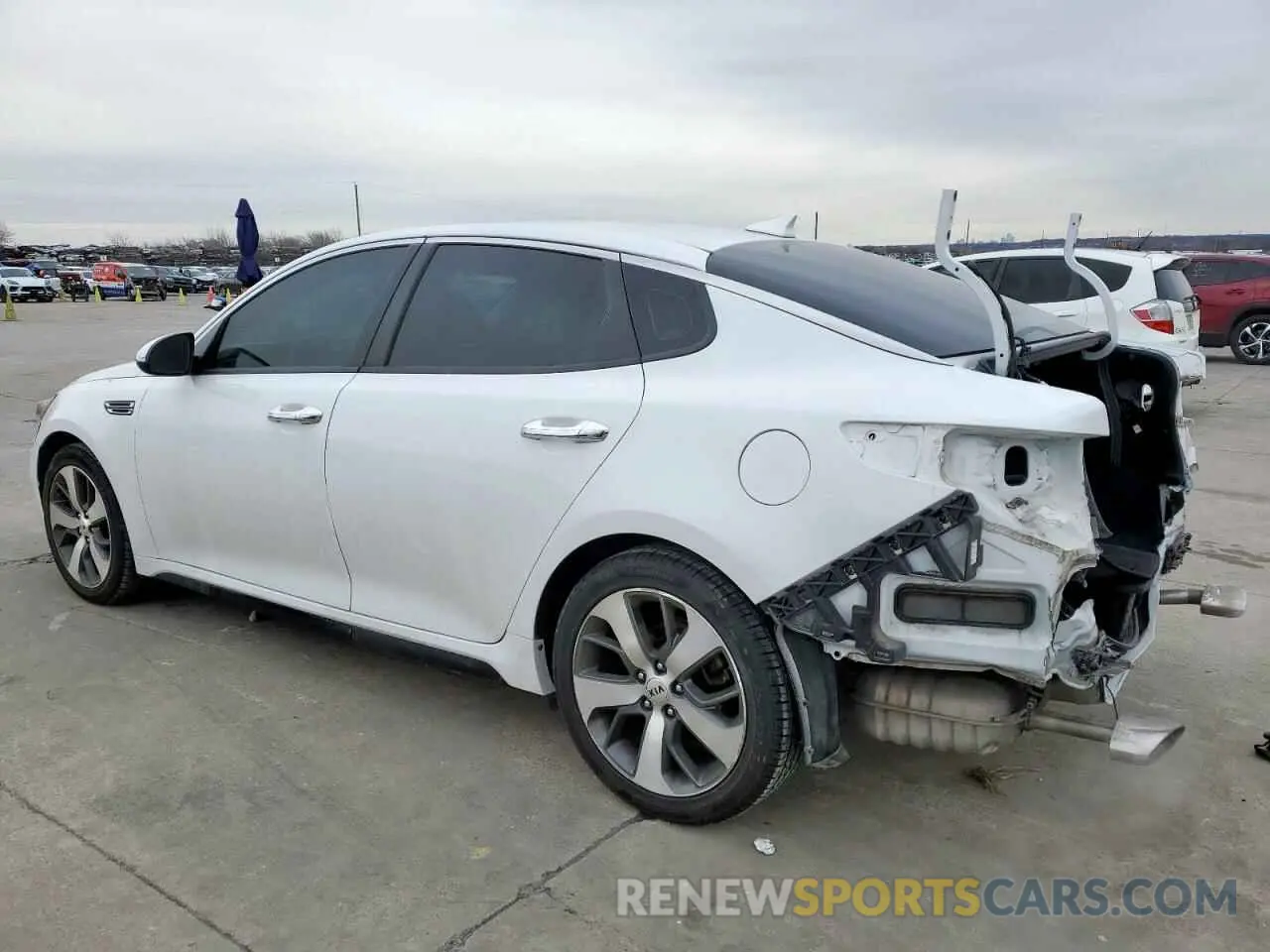 2 Photograph of a damaged car 5XXGT4L35KG315638 KIA OPTIMA 2019