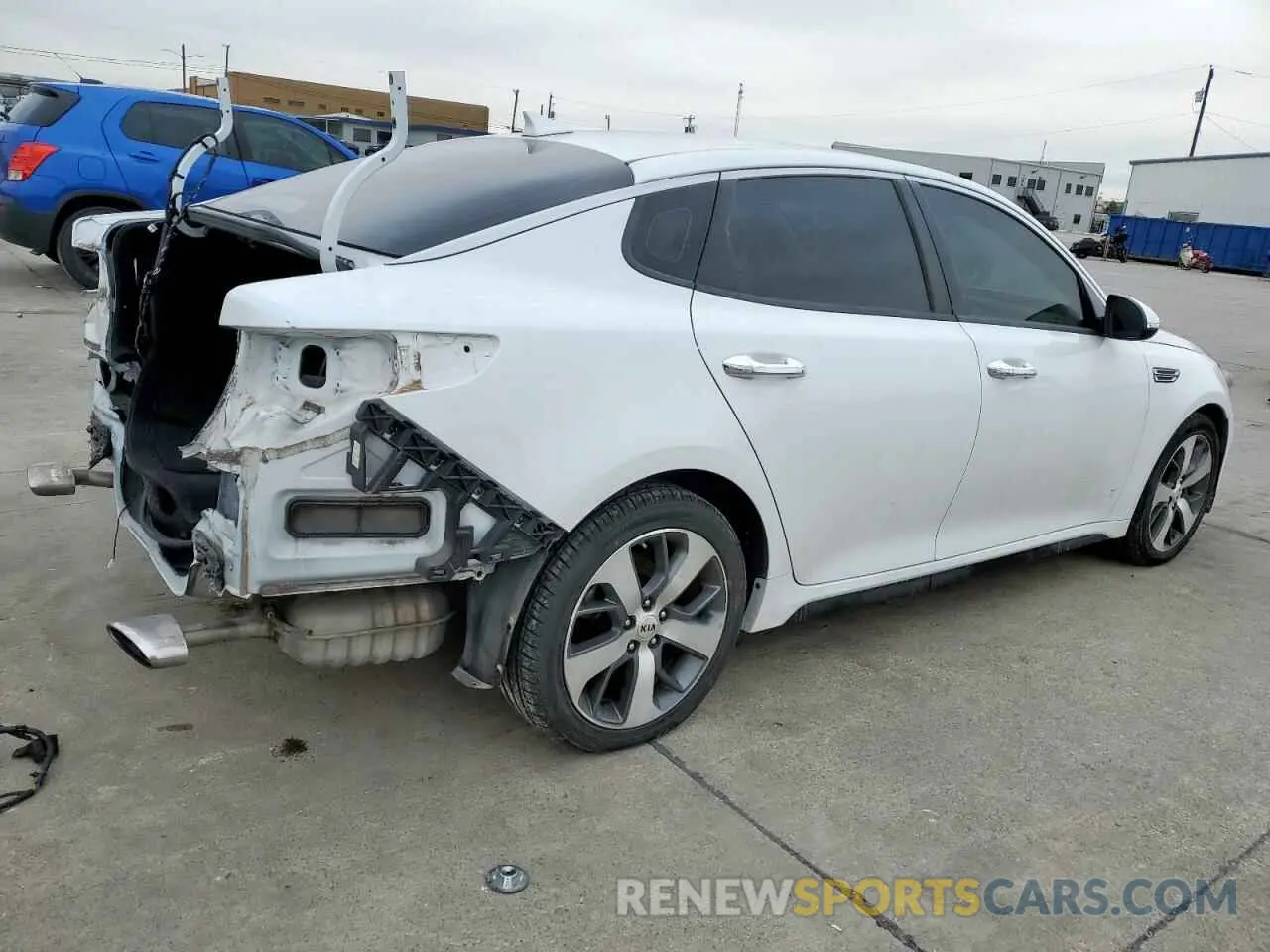 3 Photograph of a damaged car 5XXGT4L35KG315638 KIA OPTIMA 2019