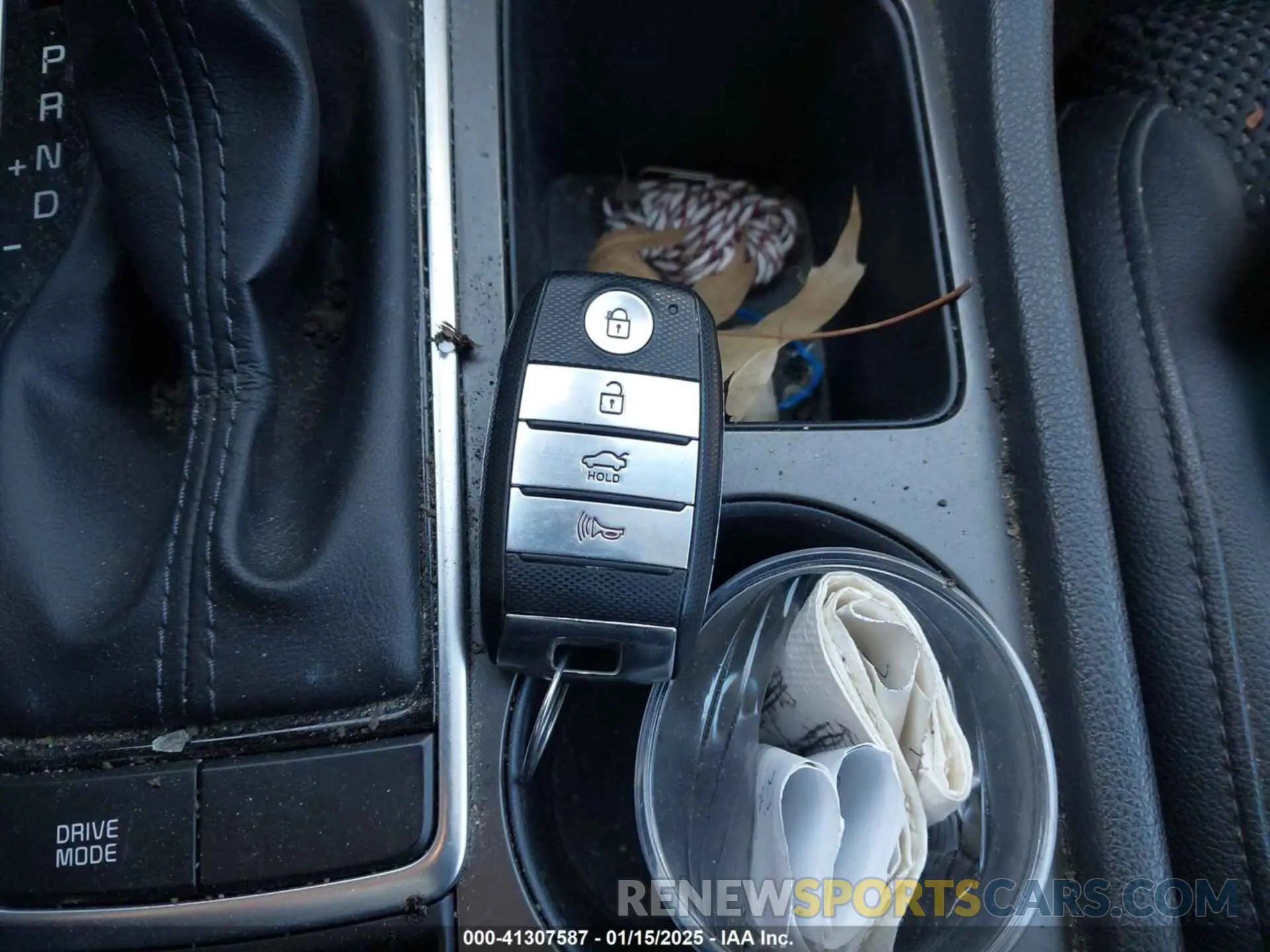 11 Photograph of a damaged car 5XXGT4L35KG315770 KIA OPTIMA 2019