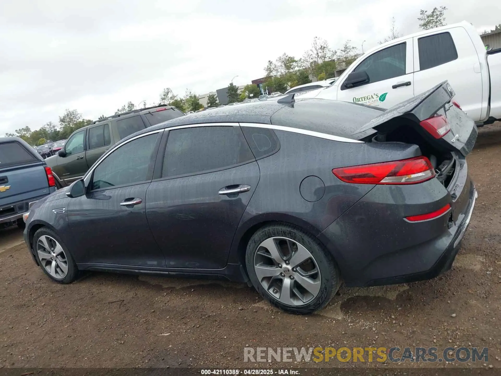 14 Photograph of a damaged car 5XXGT4L35KG318216 KIA OPTIMA 2019
