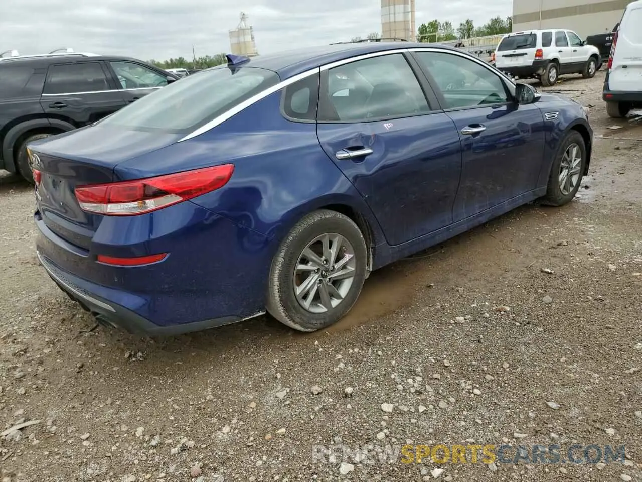 3 Photograph of a damaged car 5XXGT4L35KG319320 KIA OPTIMA 2019