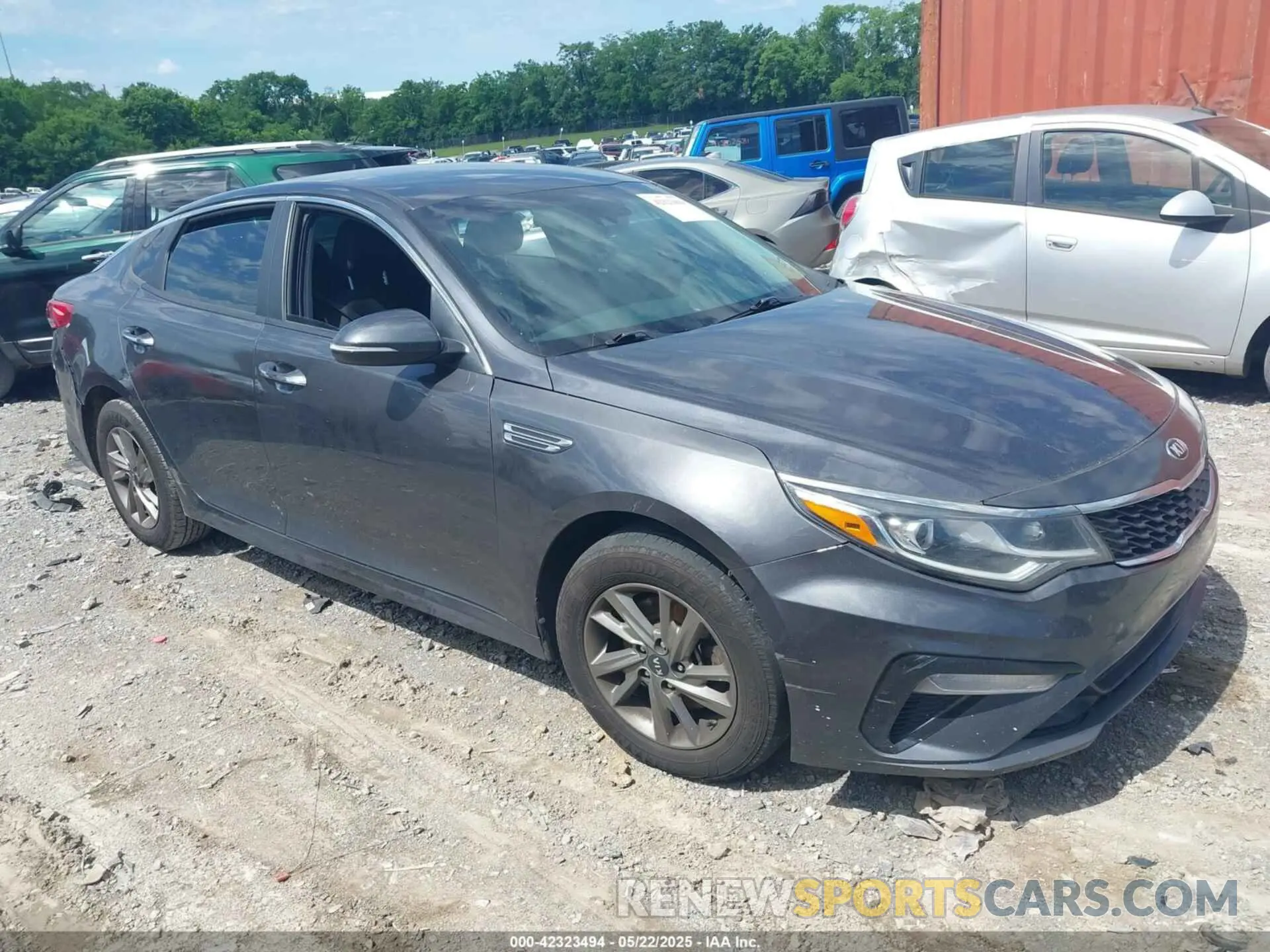 1 Photograph of a damaged car 5XXGT4L35KG323447 KIA OPTIMA 2019