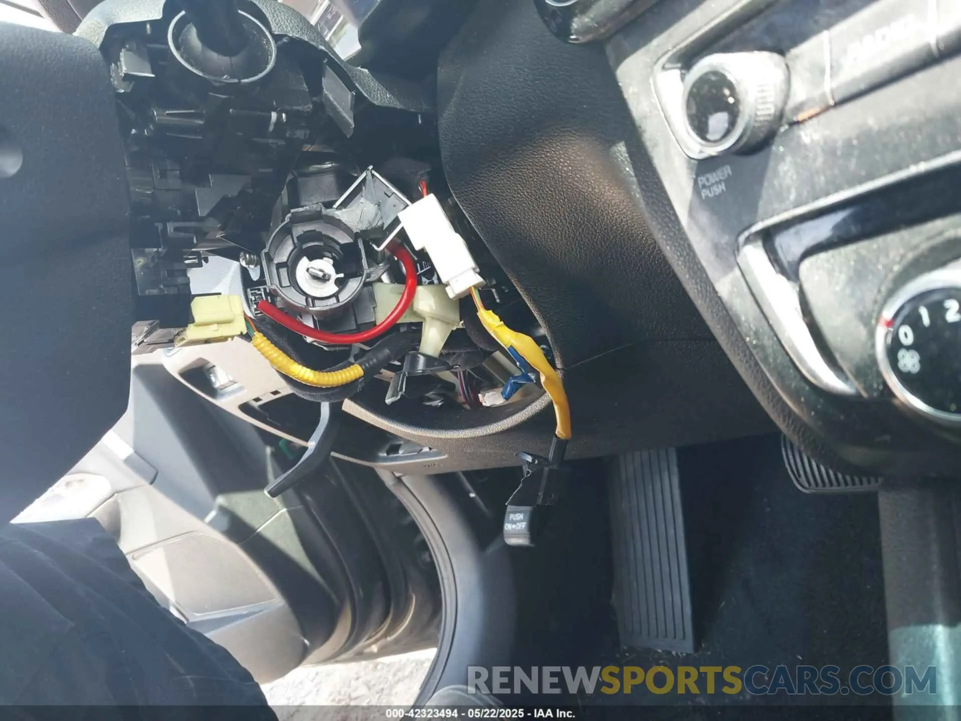 6 Photograph of a damaged car 5XXGT4L35KG323447 KIA OPTIMA 2019
