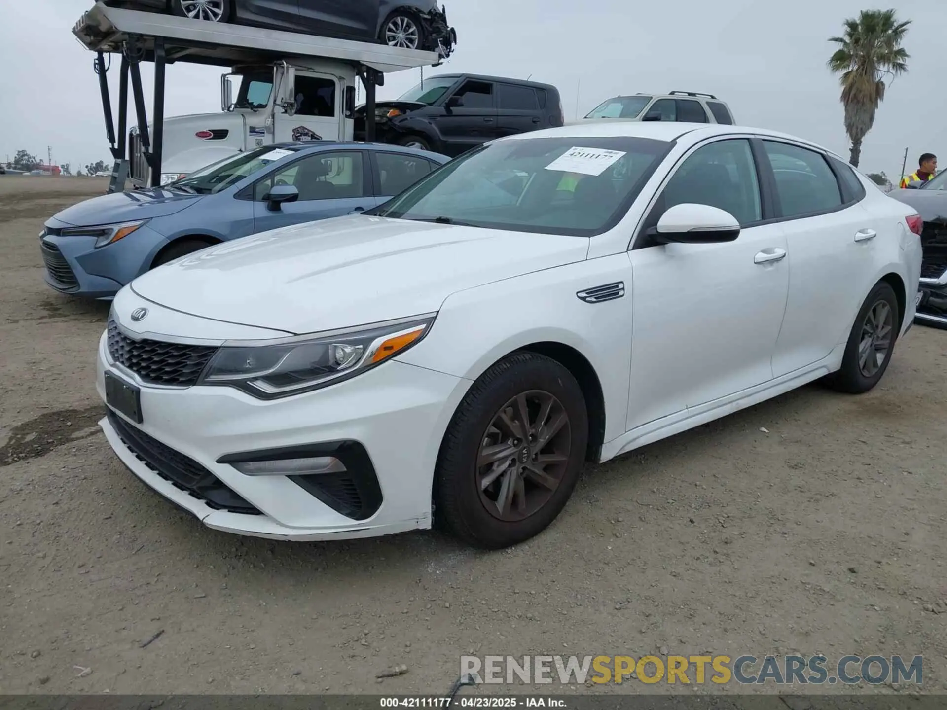 2 Photograph of a damaged car 5XXGT4L35KG324274 KIA OPTIMA 2019