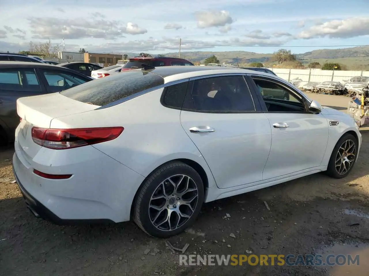 3 Photograph of a damaged car 5XXGT4L35KG335470 KIA OPTIMA 2019