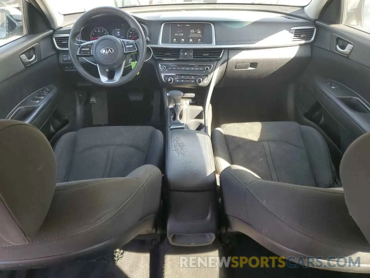 8 Photograph of a damaged car 5XXGT4L35KG339292 KIA OPTIMA 2019