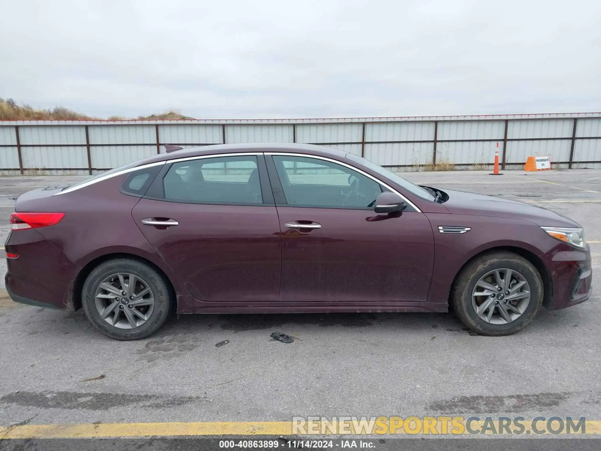 14 Photograph of a damaged car 5XXGT4L35KG339342 KIA OPTIMA 2019