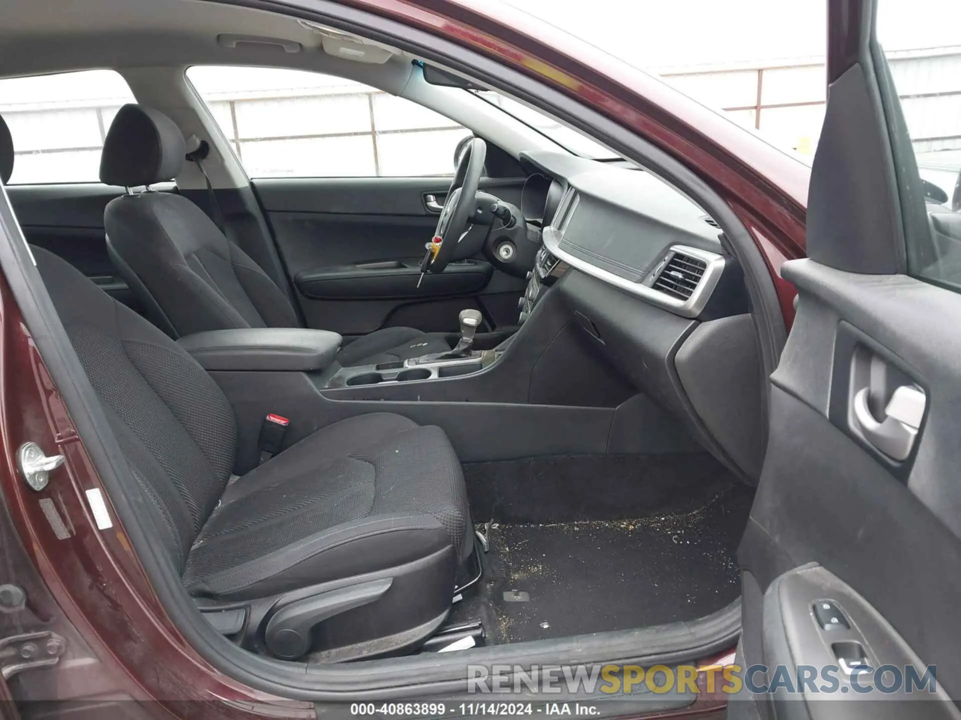5 Photograph of a damaged car 5XXGT4L35KG339342 KIA OPTIMA 2019