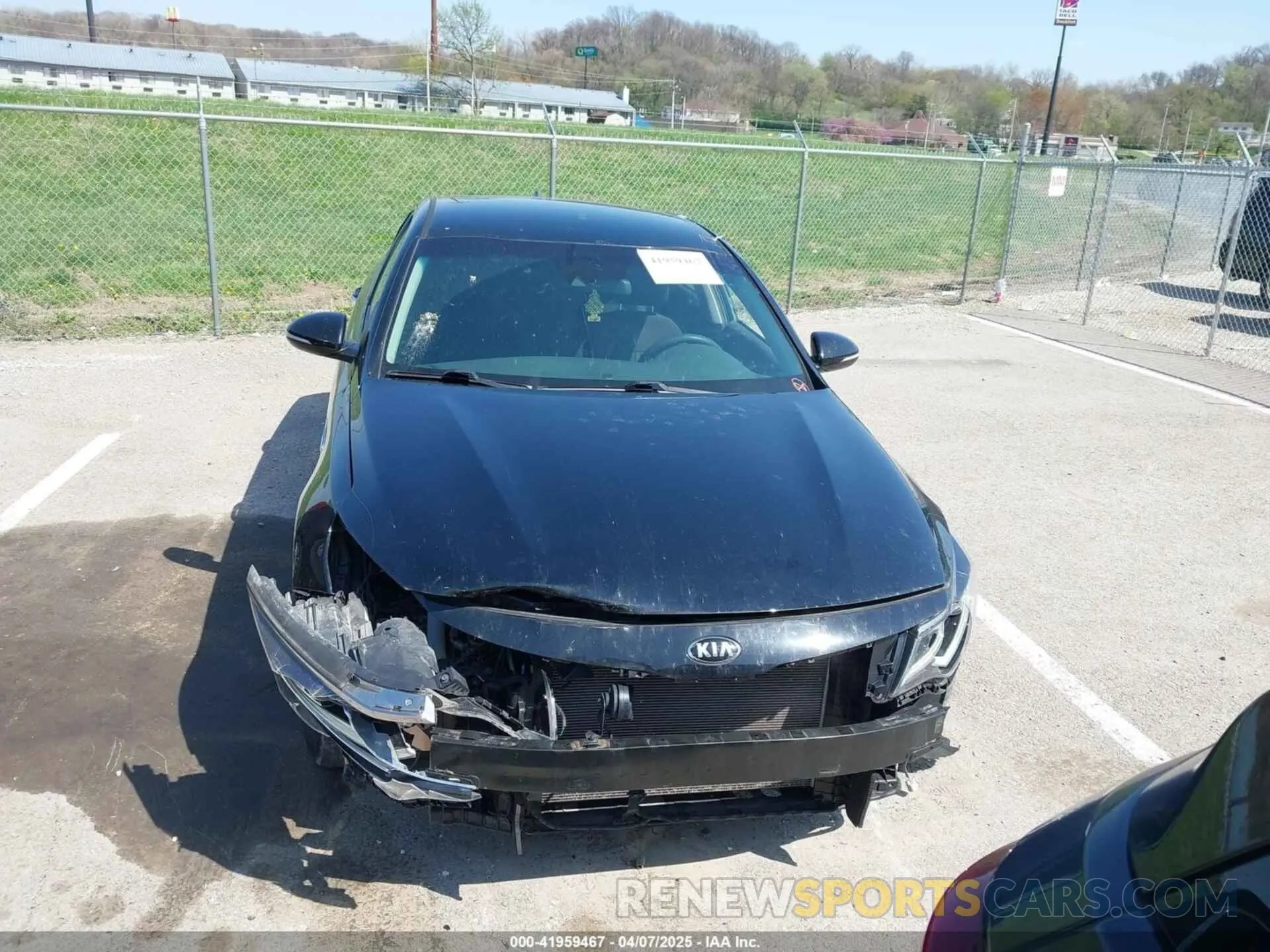 12 Photograph of a damaged car 5XXGT4L35KG339681 KIA OPTIMA 2019