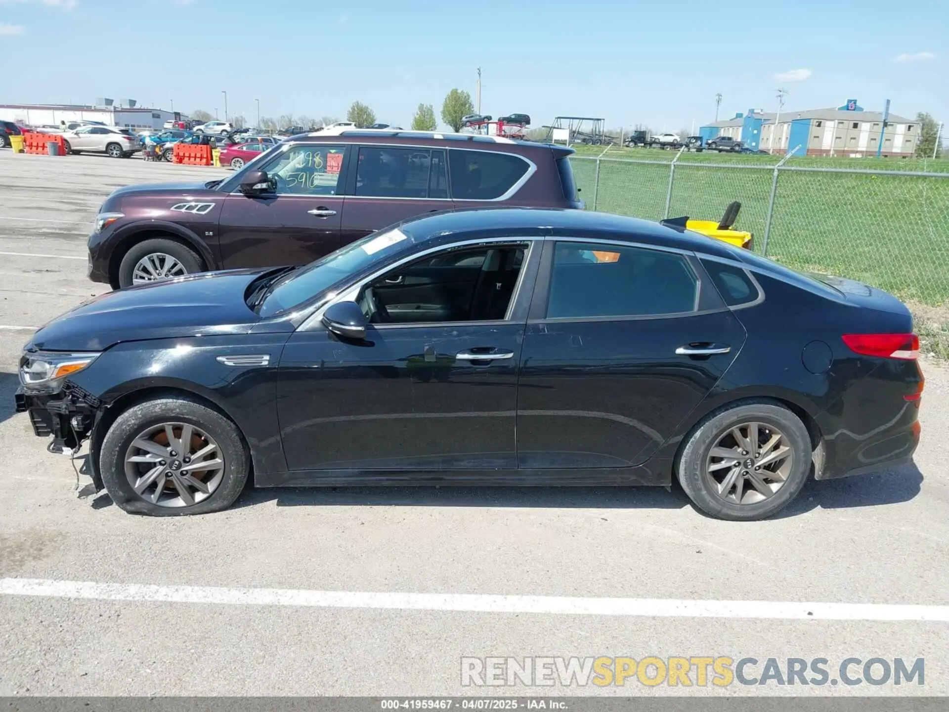 14 Photograph of a damaged car 5XXGT4L35KG339681 KIA OPTIMA 2019