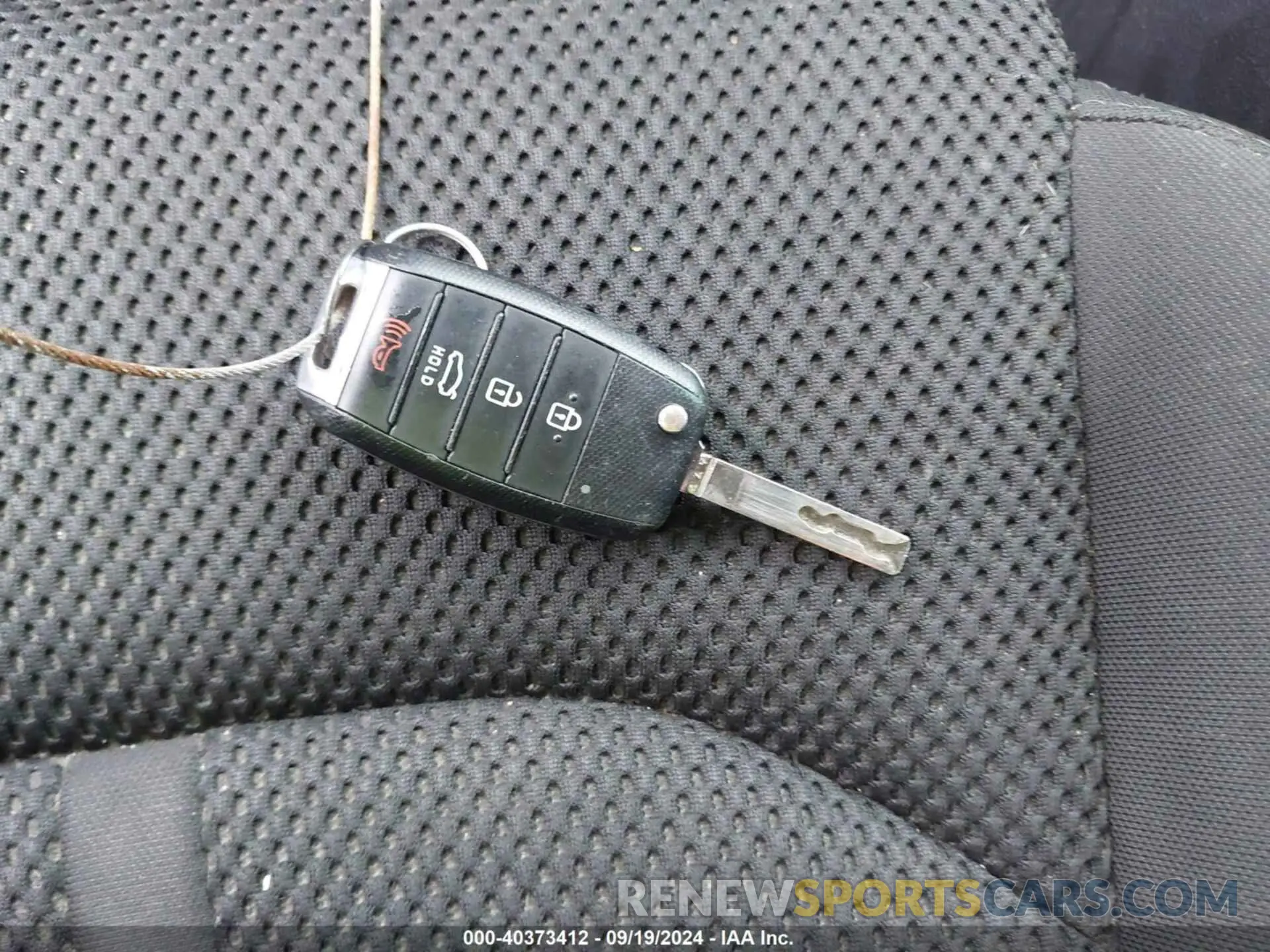 11 Photograph of a damaged car 5XXGT4L35KG340751 KIA OPTIMA 2019