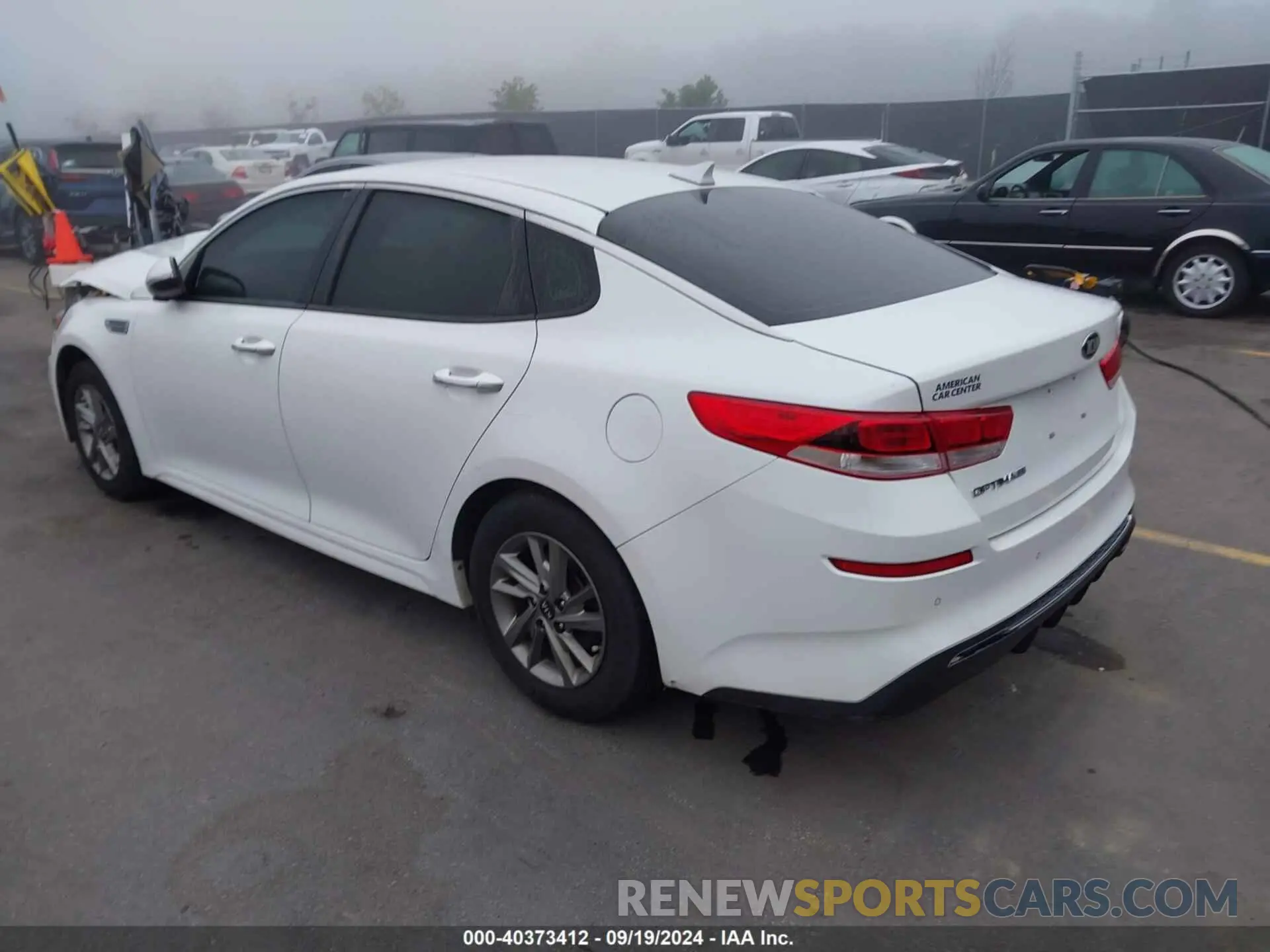 3 Photograph of a damaged car 5XXGT4L35KG340751 KIA OPTIMA 2019