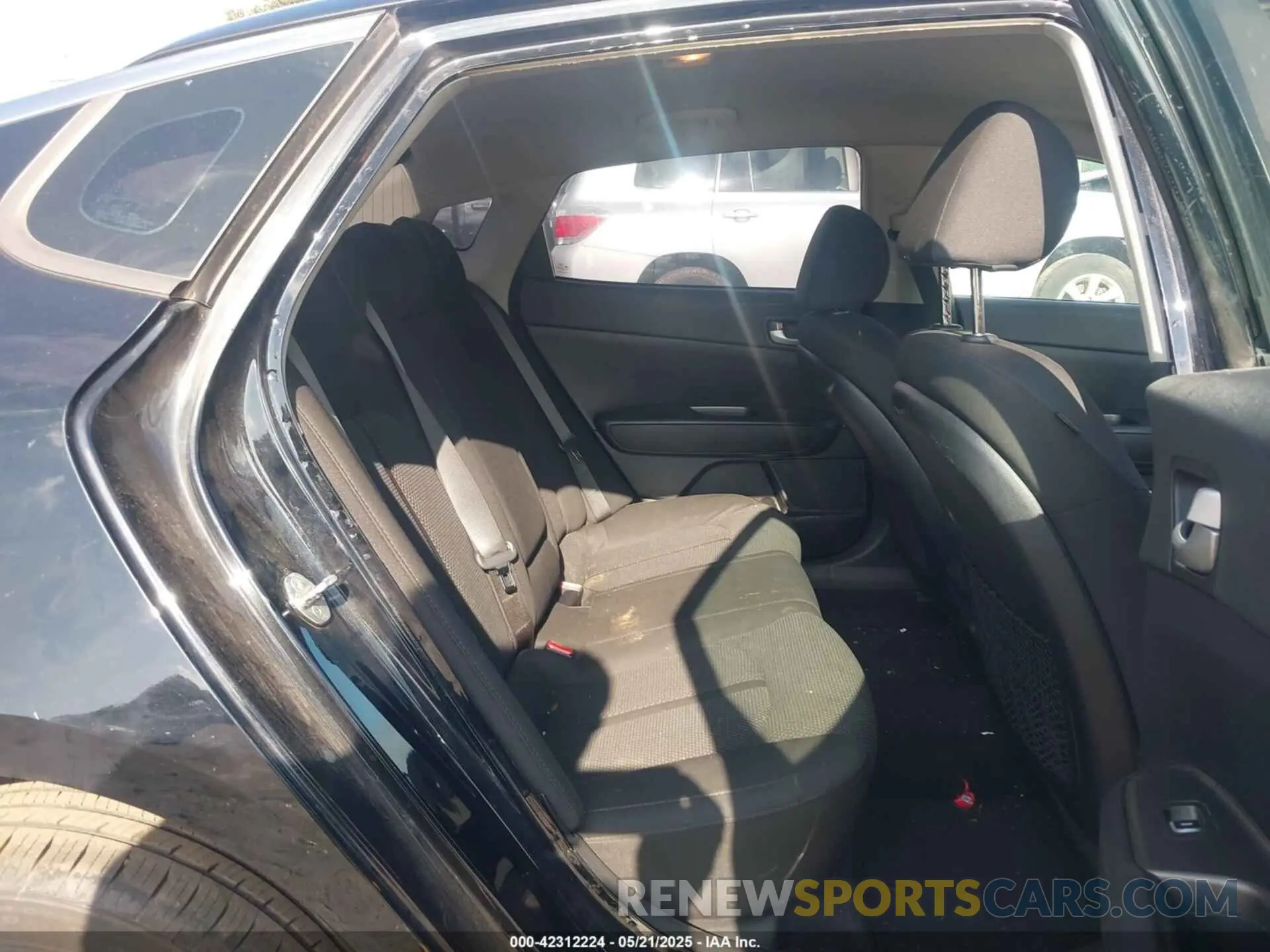 8 Photograph of a damaged car 5XXGT4L35KG344993 KIA OPTIMA 2019