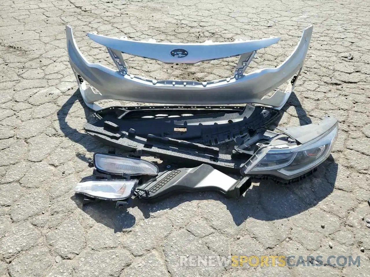 12 Photograph of a damaged car 5XXGT4L35KG348364 KIA OPTIMA 2019
