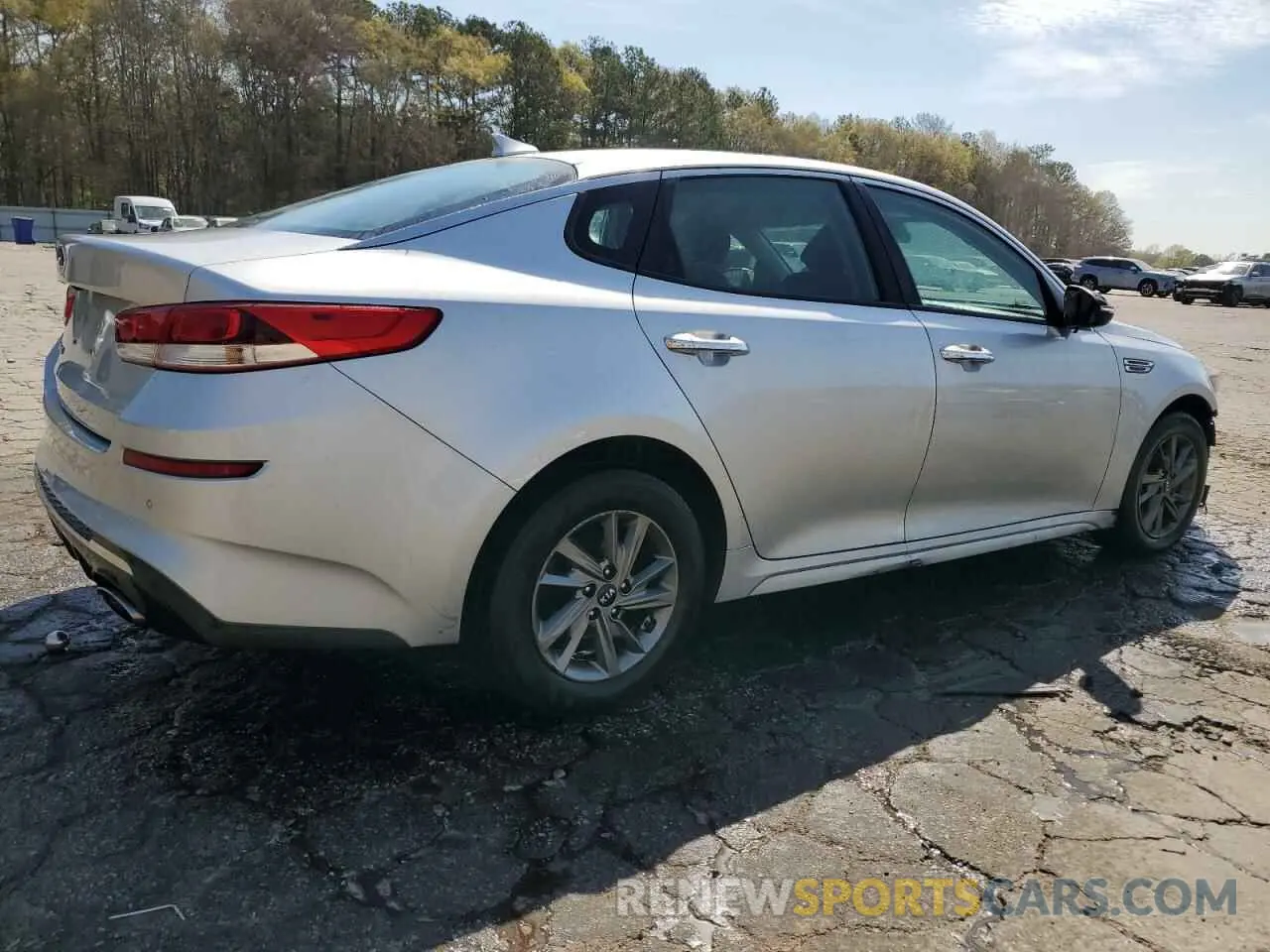 3 Photograph of a damaged car 5XXGT4L35KG348364 KIA OPTIMA 2019
