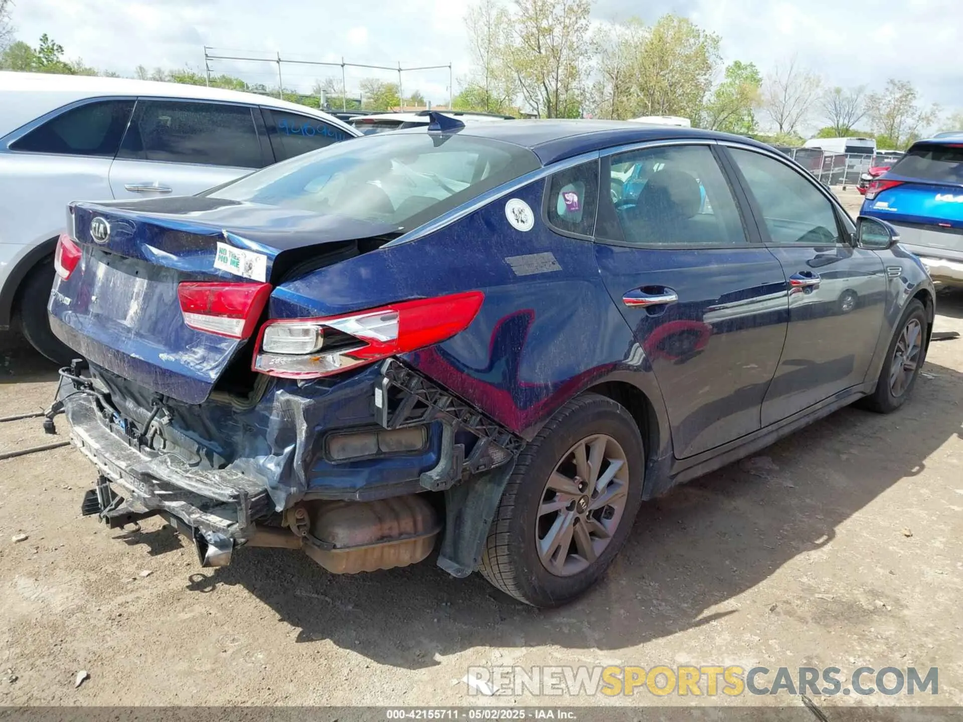 4 Photograph of a damaged car 5XXGT4L35KG351393 KIA OPTIMA 2019