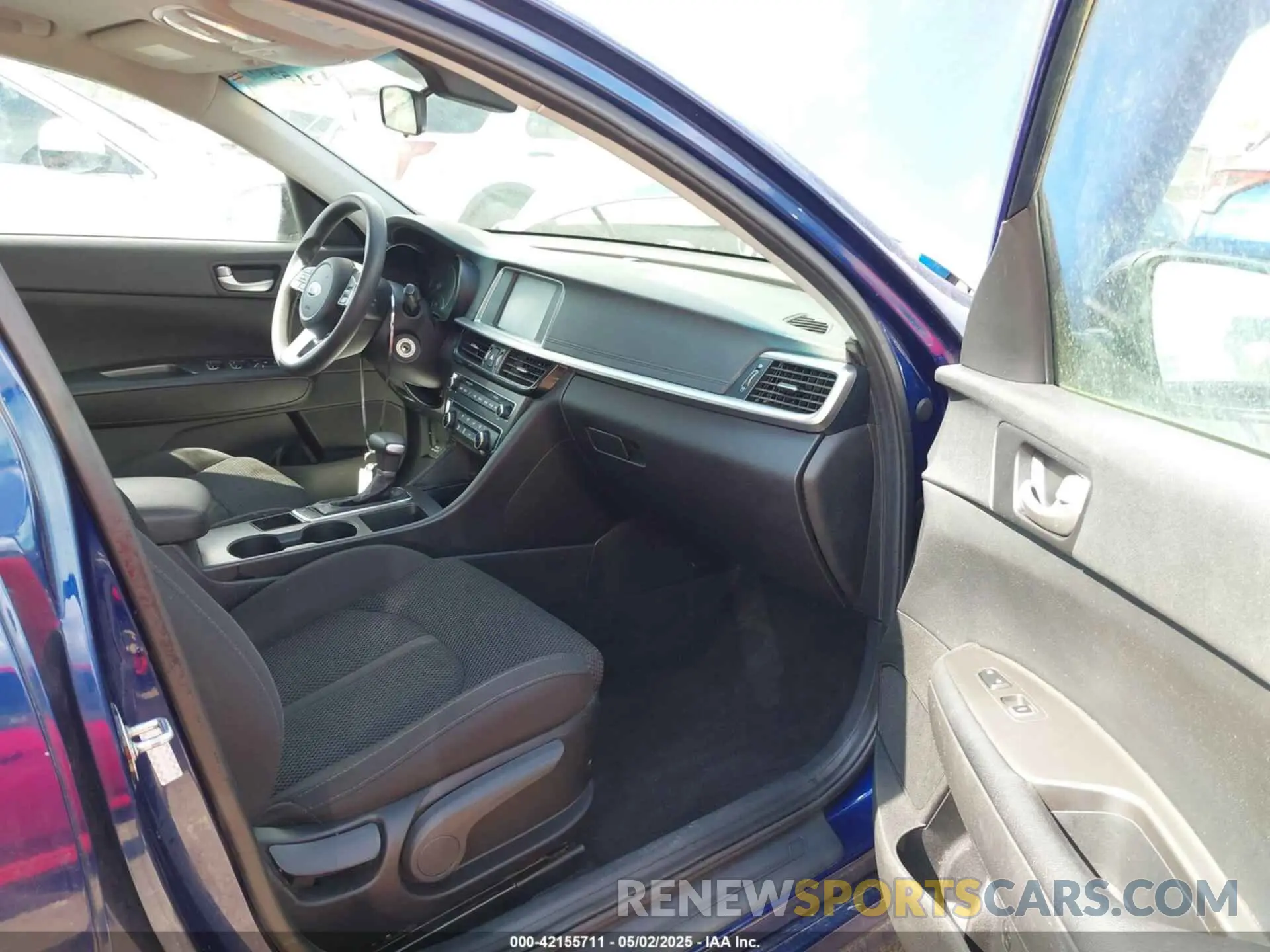 5 Photograph of a damaged car 5XXGT4L35KG351393 KIA OPTIMA 2019