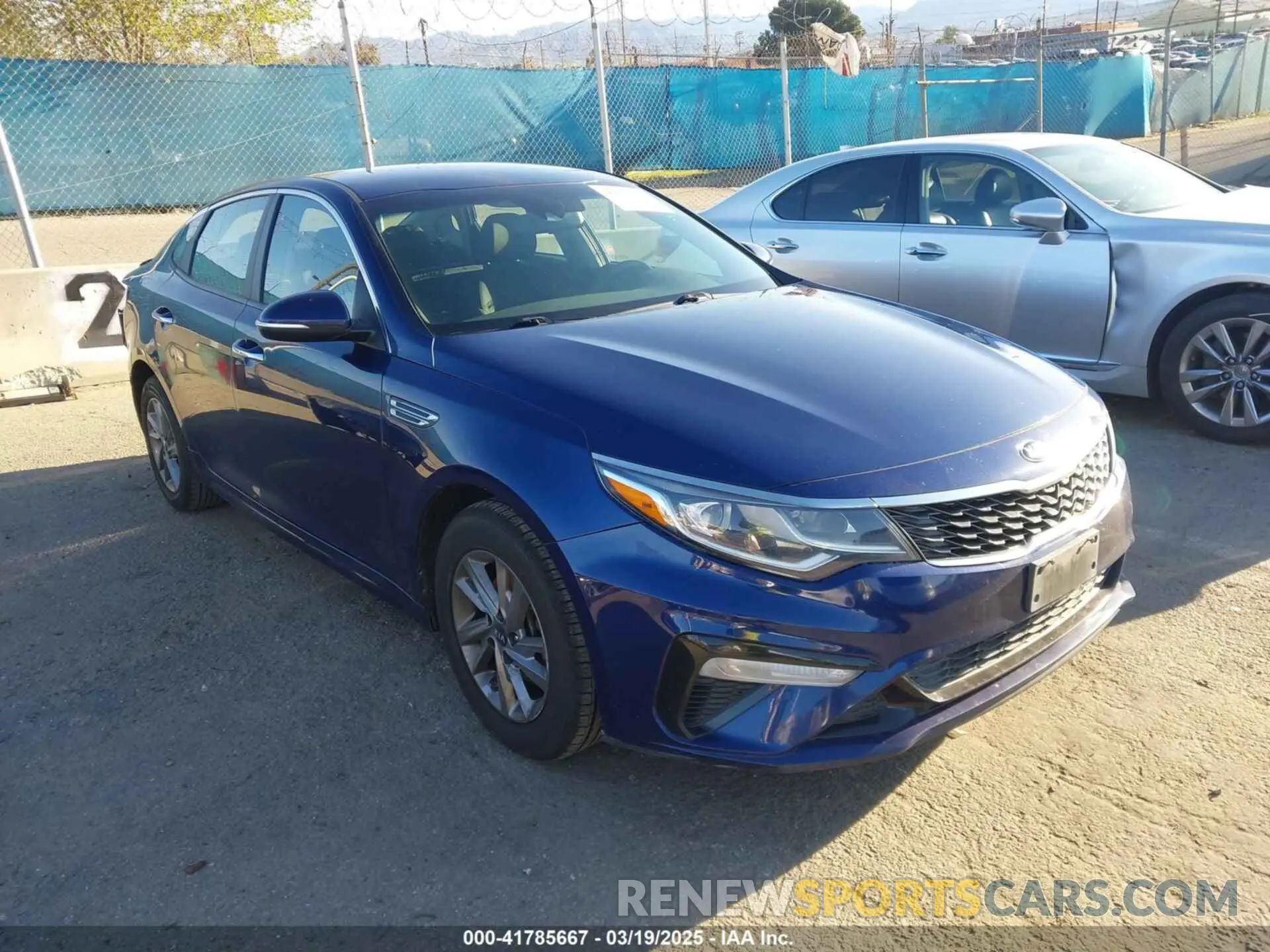 1 Photograph of a damaged car 5XXGT4L35KG357596 KIA OPTIMA 2019